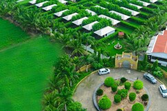 Rooms of Dream Resort Bhuj ( Opposite Vande Mataram Memorial ).