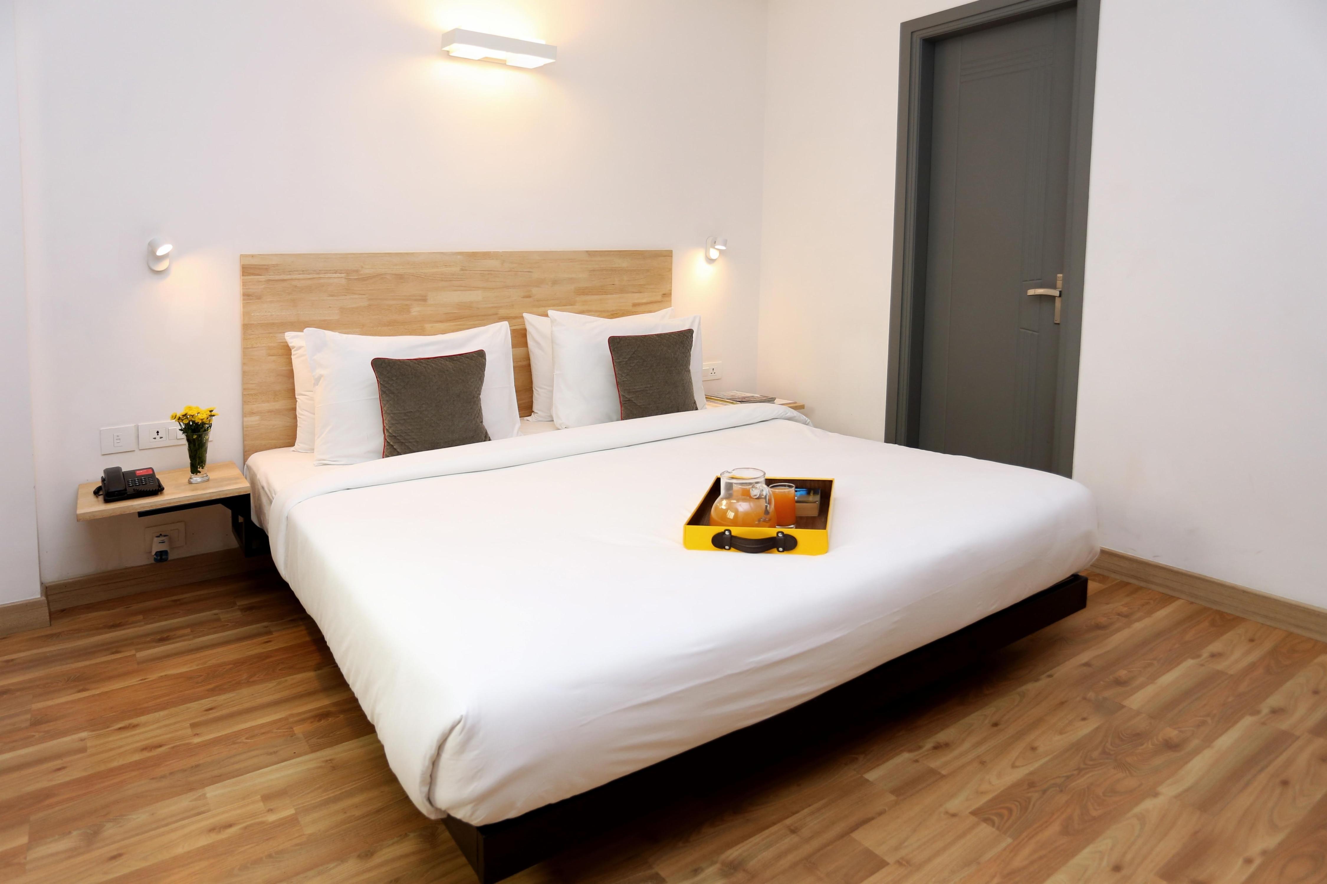 Townhouse Kaushambi Metro Ghaziabad - Tap to explore photos