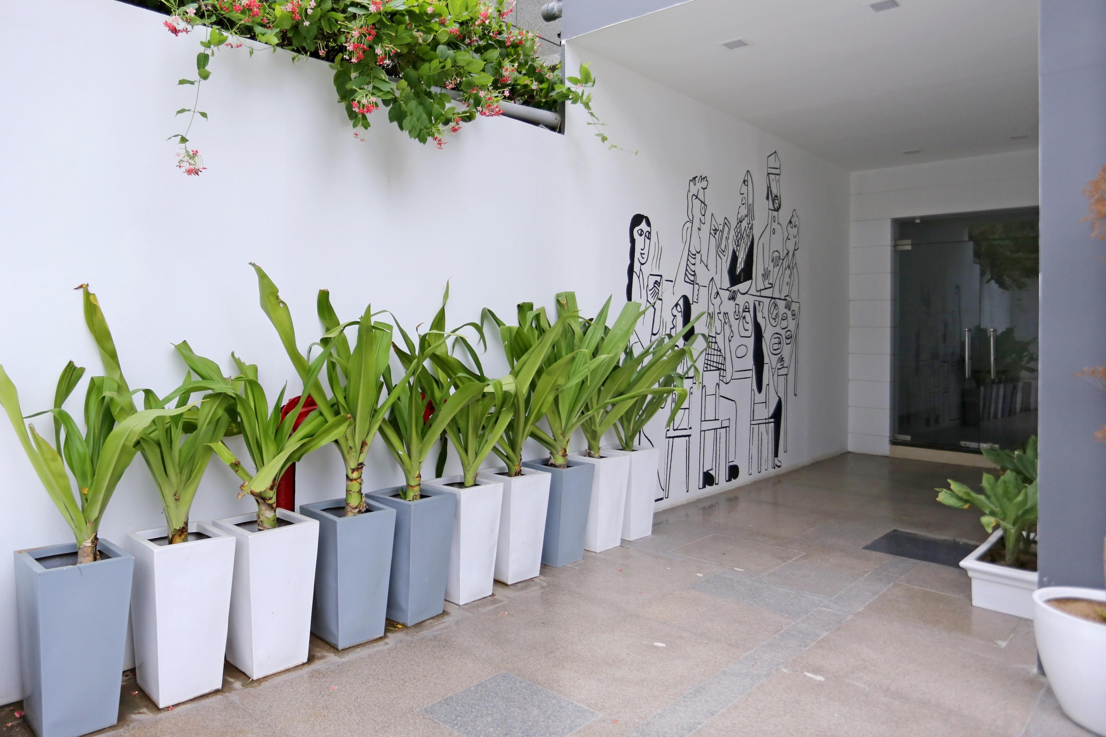 Townhouse Kaushambi Metro Ghaziabad - Tap to explore photos