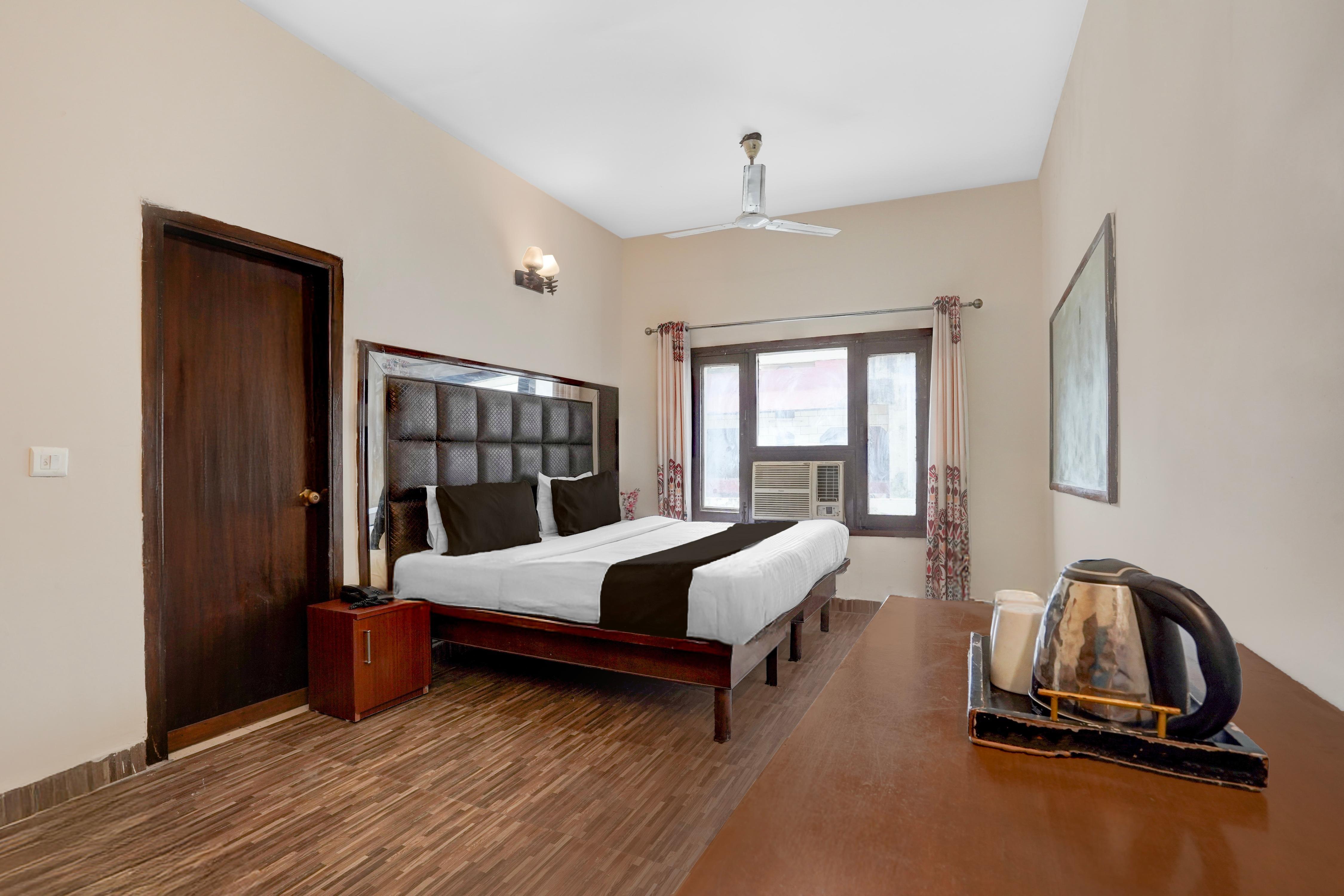 Hotel O Ashtley Hall Dehradun Formerly Daichi Room Type - Super Deluxe Room