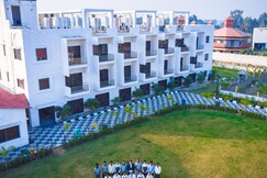 La Macaw Resort, Tajpur