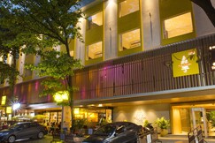 Fountain Tree by TGI Hotels