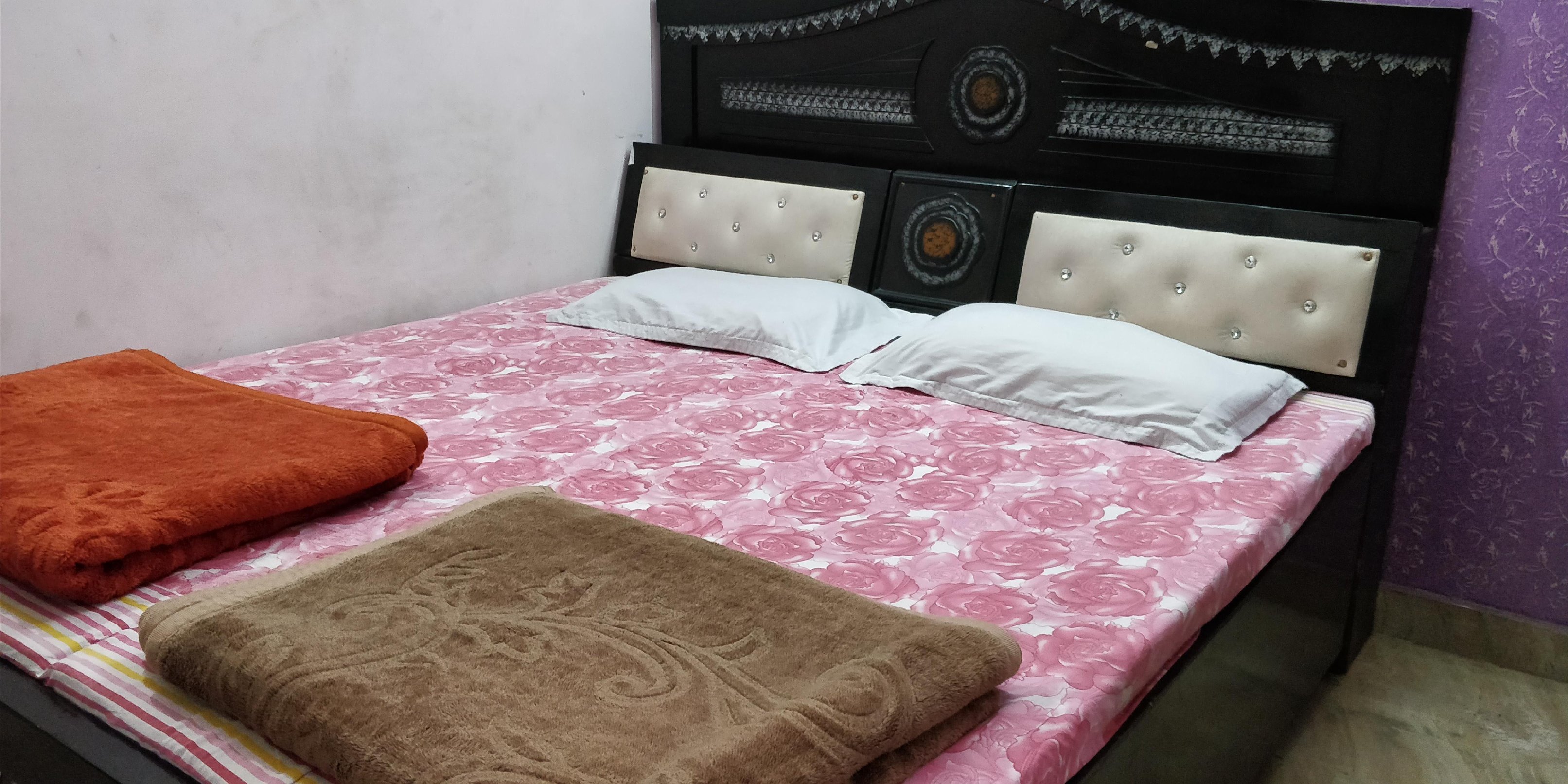 Royal Residency 263-2 BHK Homestay - Tap to explore photos