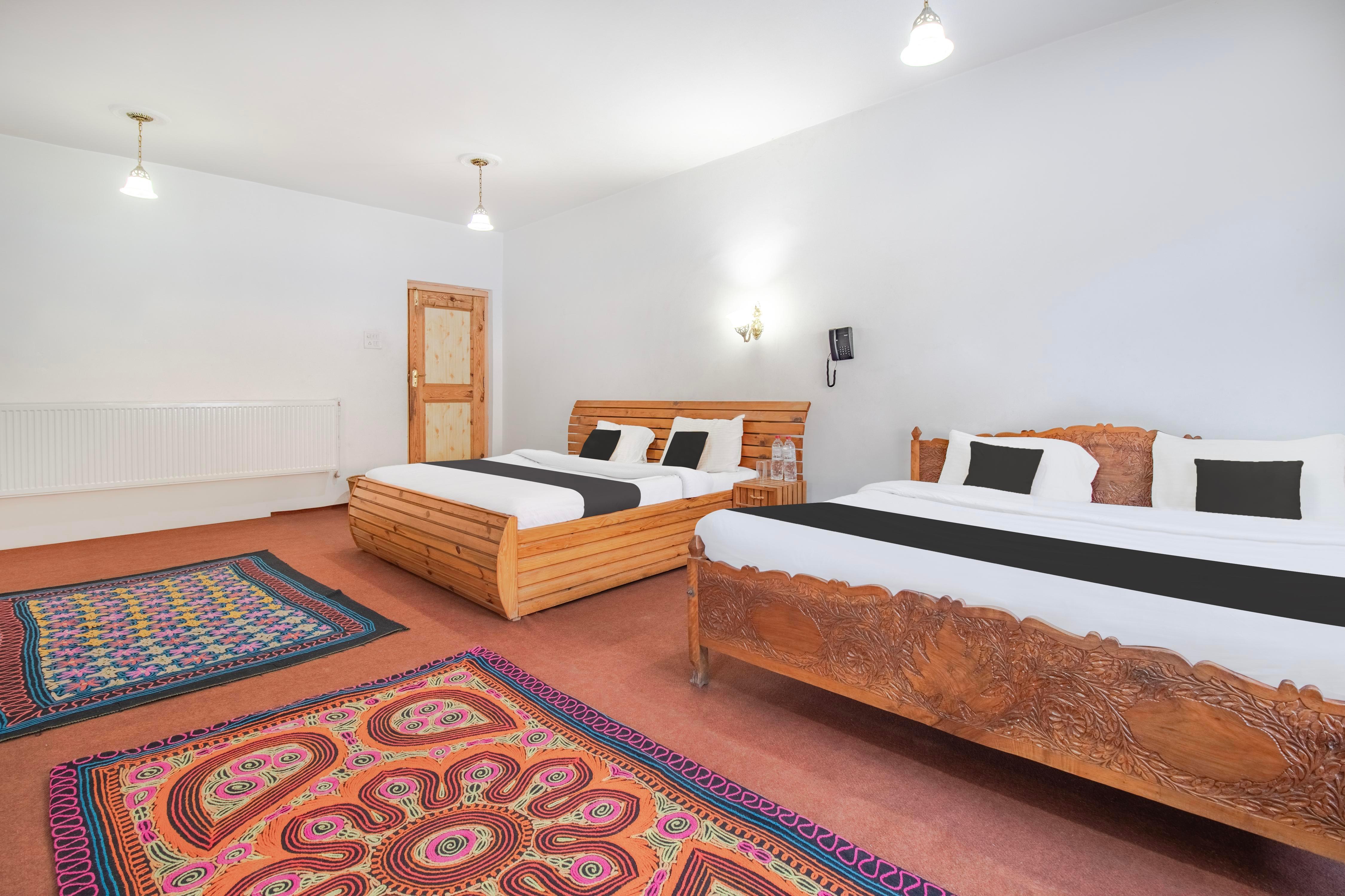 Hotel Czara Resort - Tap to explore photos