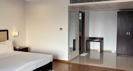 Triguna Clarks Inn Kurnool Room Type - Premium Room with City view and King Bed