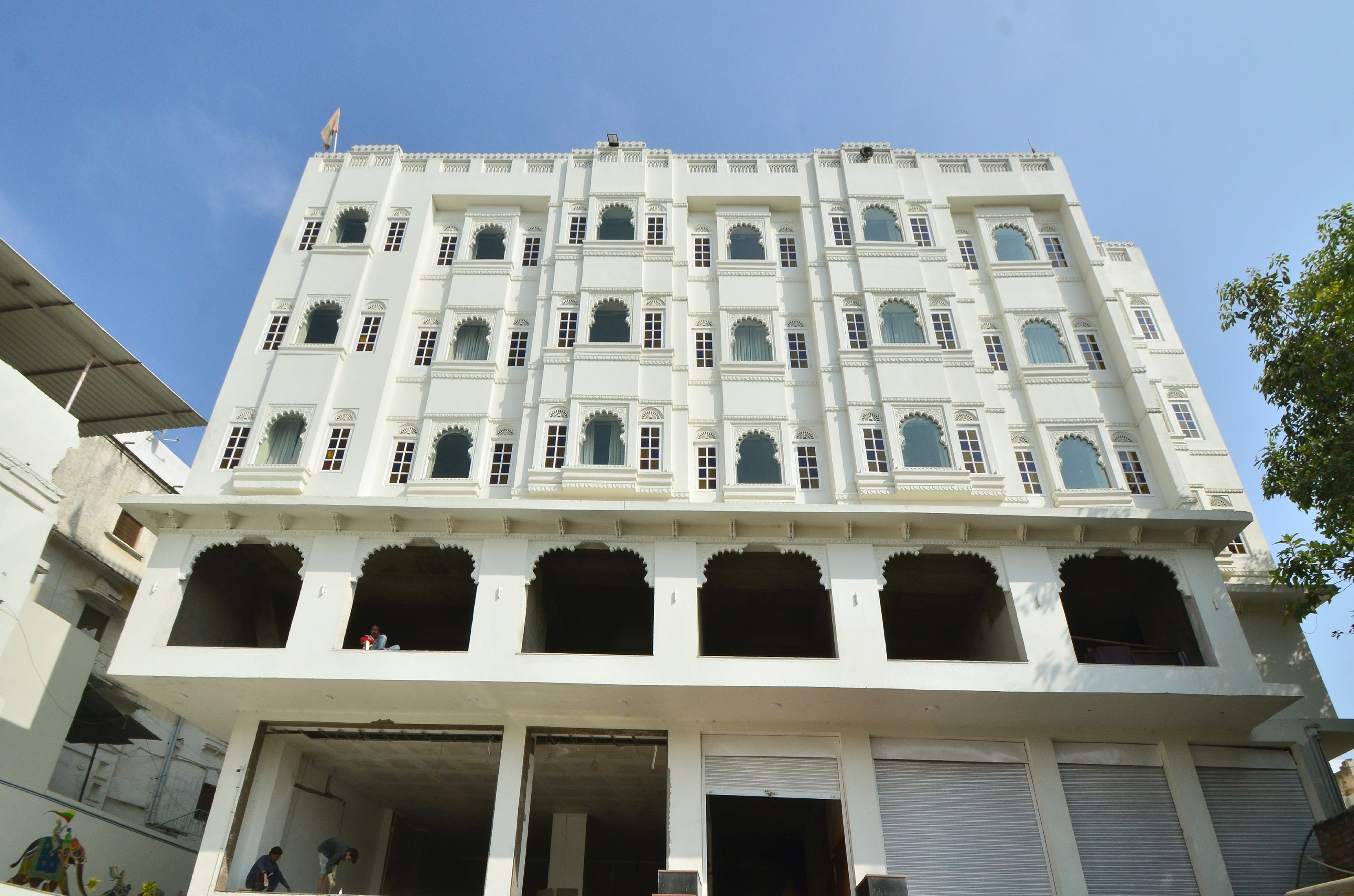 Rooms of Aaram Mahal By Pachar Group