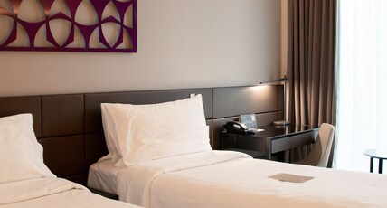 Mercure Singapore on Stevens Room Type - Privilege Floor Room with 2 single beds, Free minibar - Lounge Access Mercure Singapore on Stevens Room Type - Privilege Floor Room with 2 single beds, Free minibar - Lounge Access