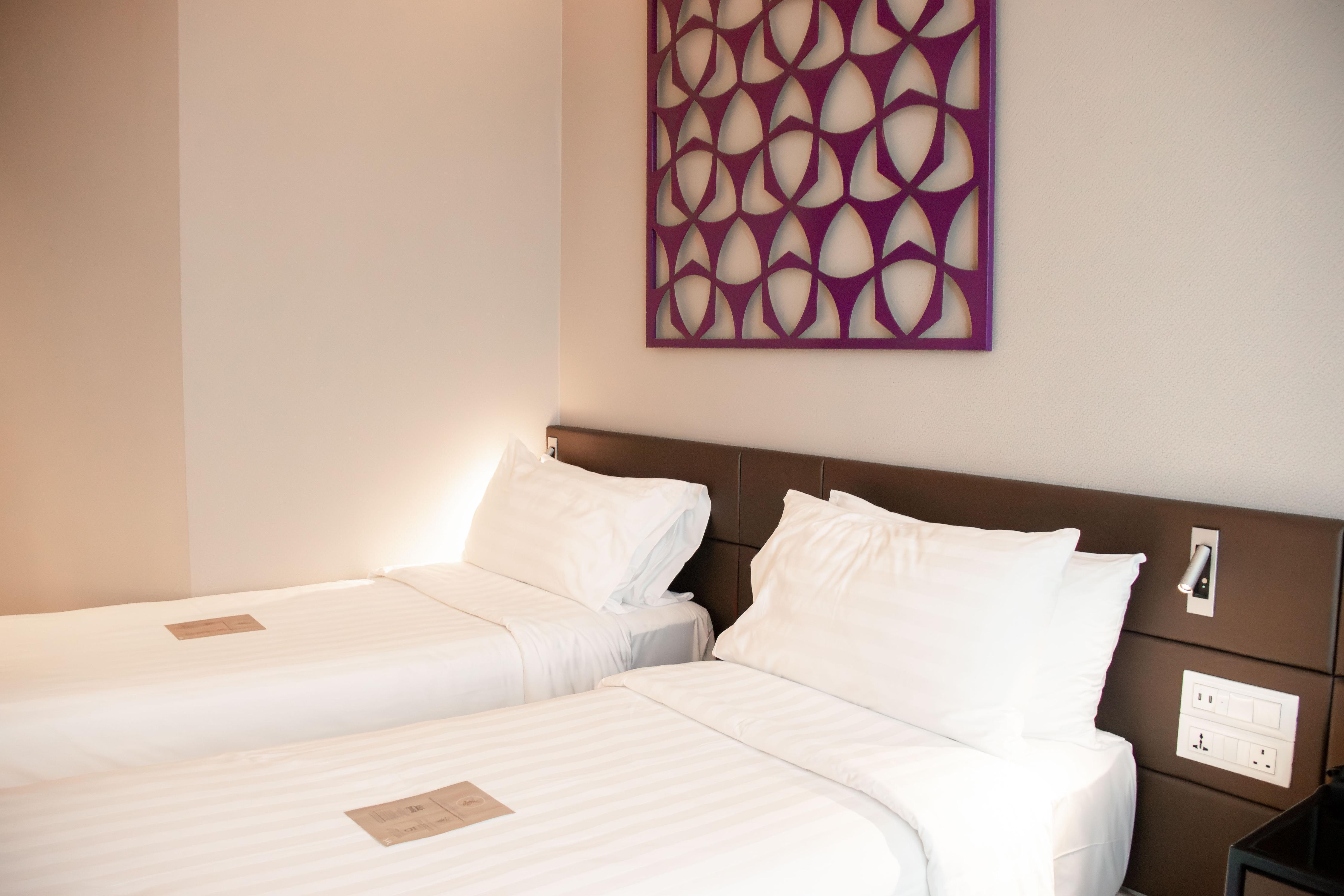 Mercure Singapore on Stevens Room Type - Deluxe Room with 2 single beds, Free minibar Mercure Singapore on Stevens Room Type - Deluxe Room with 2 single beds, Free minibar