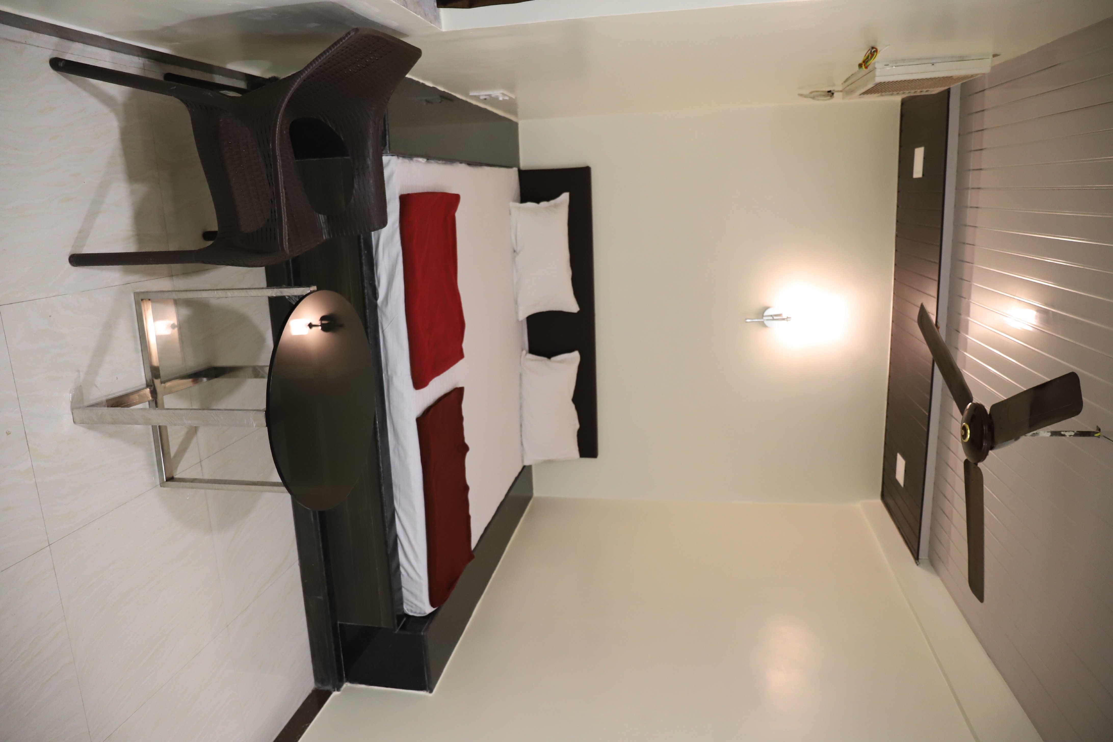 Shreeji Hotel - Tap to explore photos
