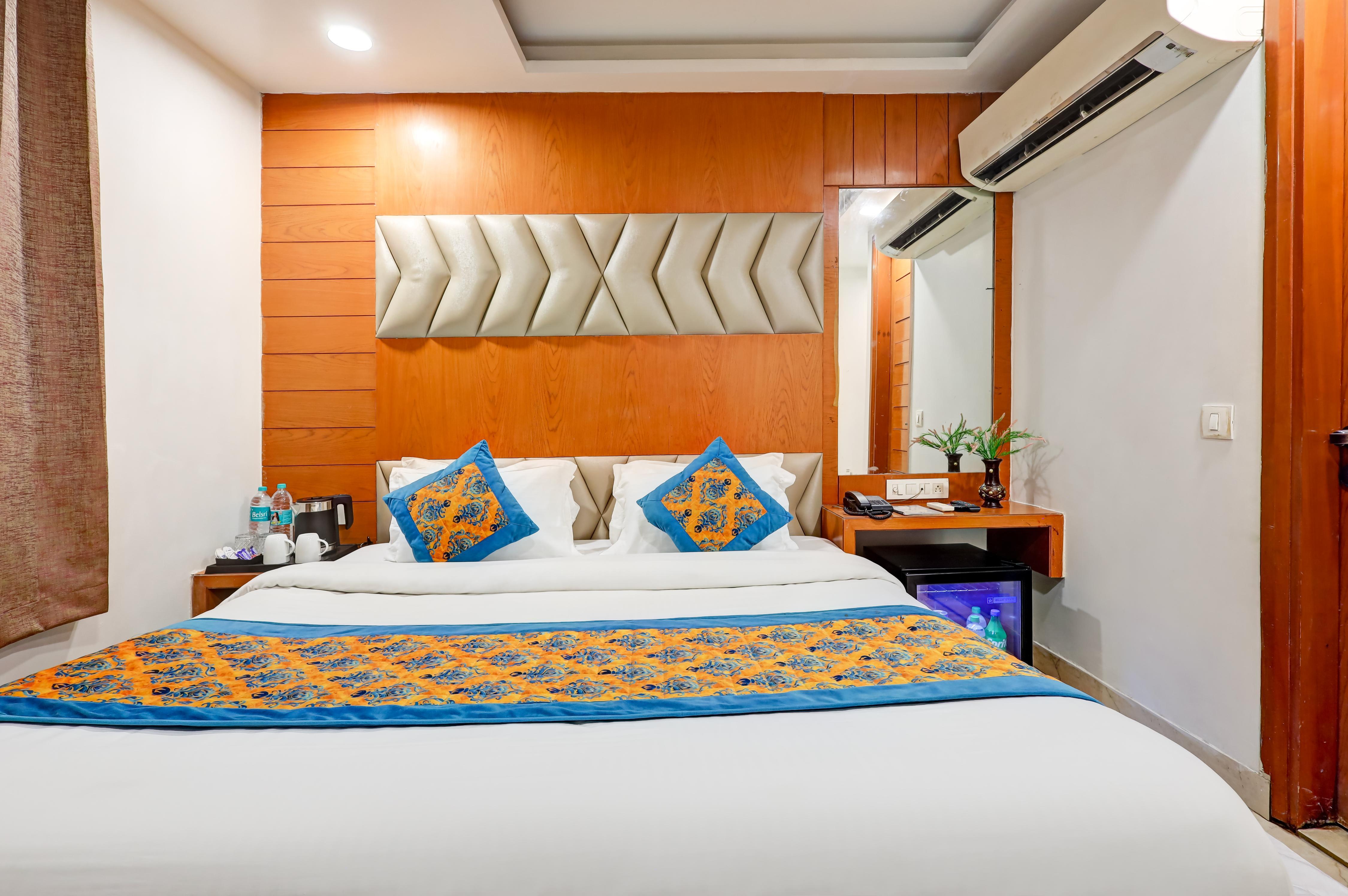 Hotel tashkent palace @ New Delhi Railway Station Room Type - Deluxe Room with Free Wifi