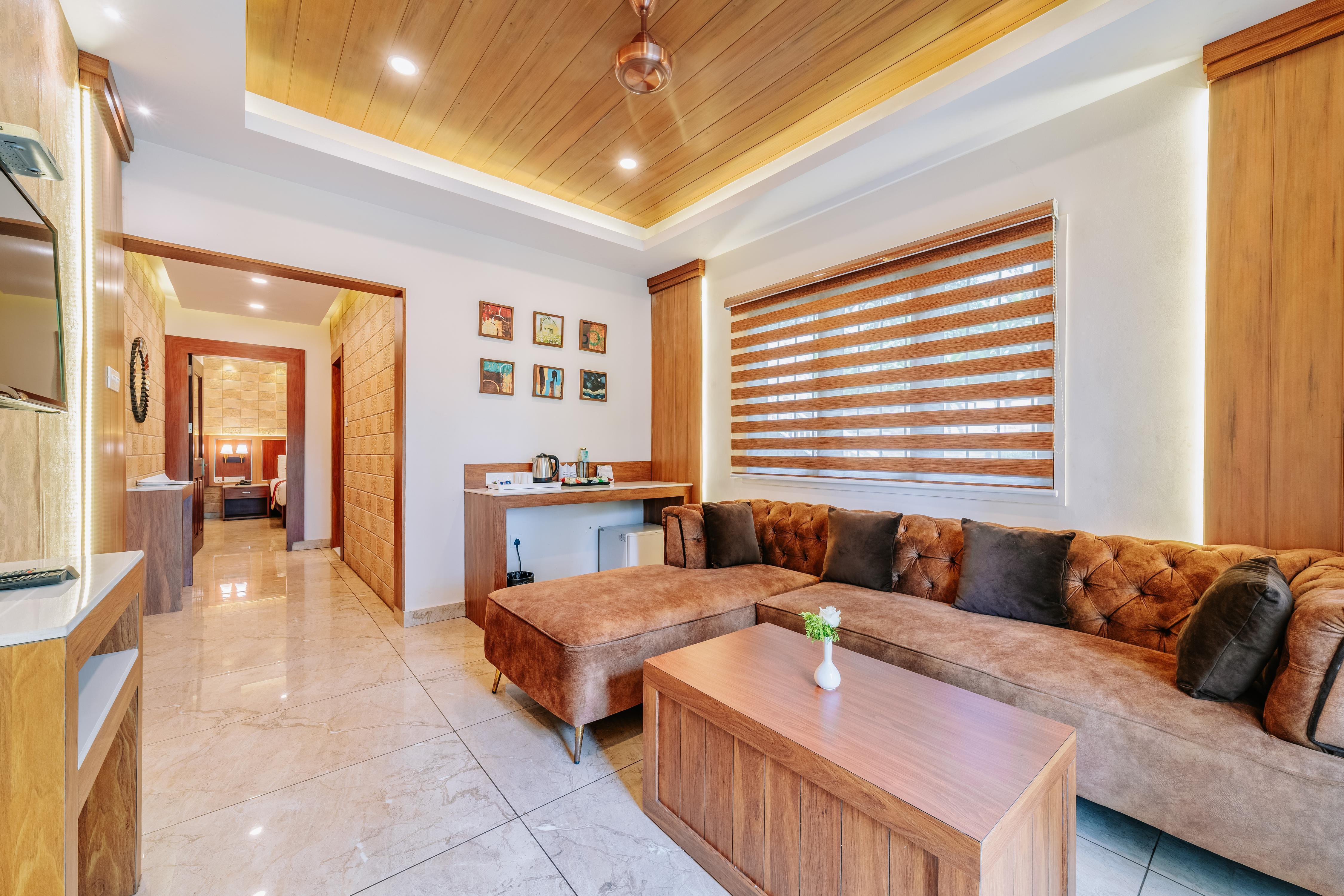 Crown Valley Thekkady Room Type - Crown Royal Suite