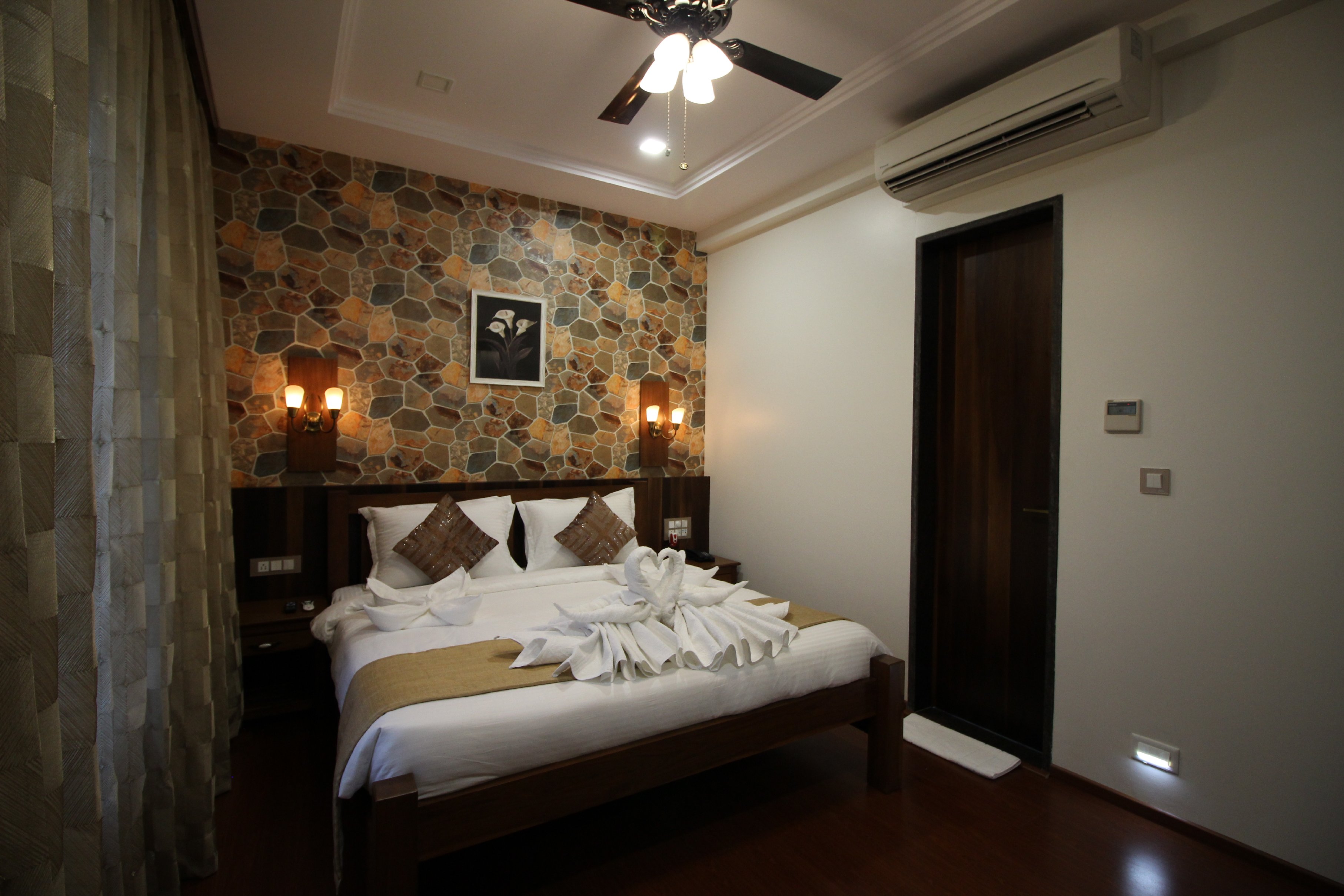 HOTEL MAJESTIQUE, Pune - Tap to explore photos