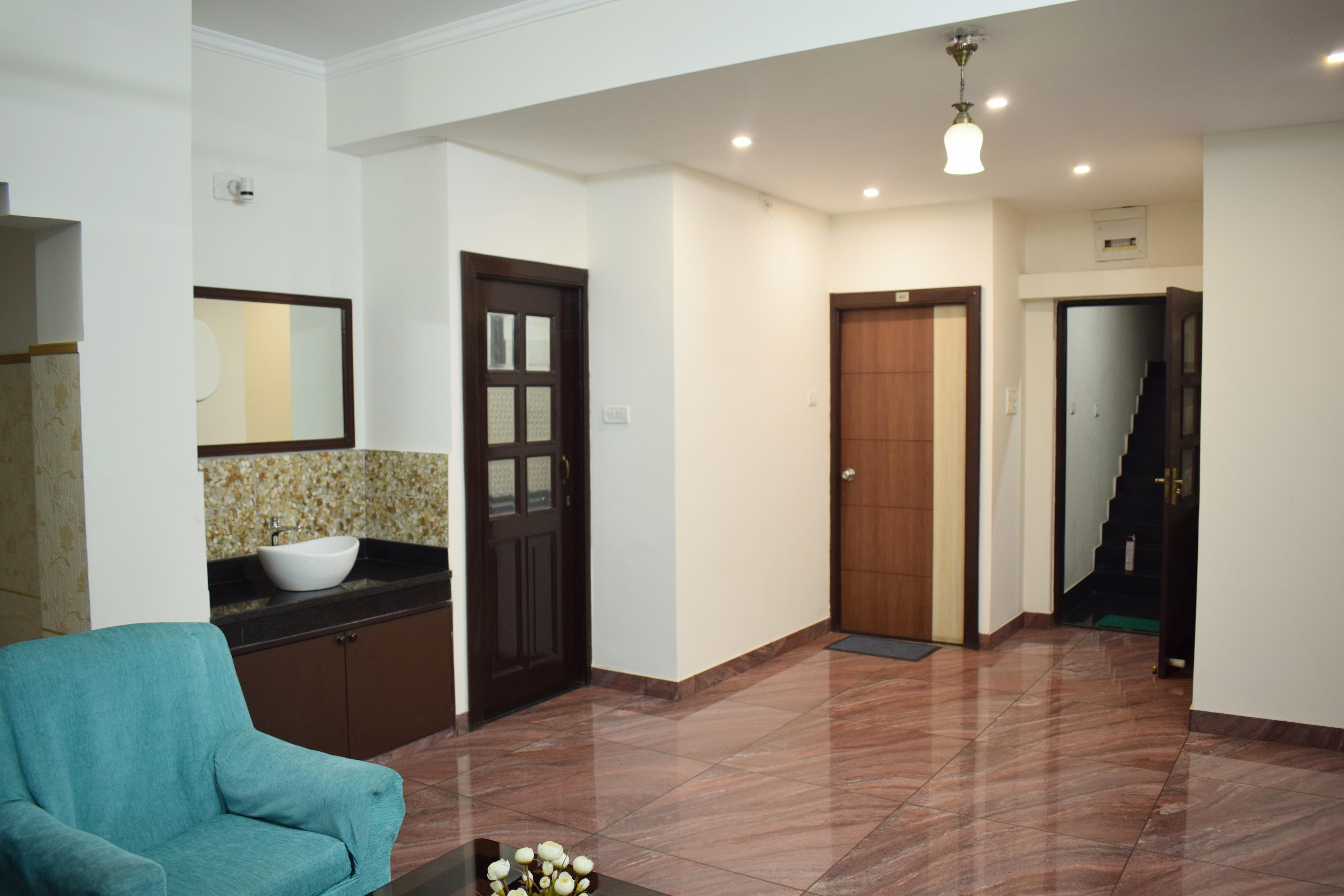 Krishna Kunja | Luxurious Rooms 13 mins from Airport - Tap to explore photos