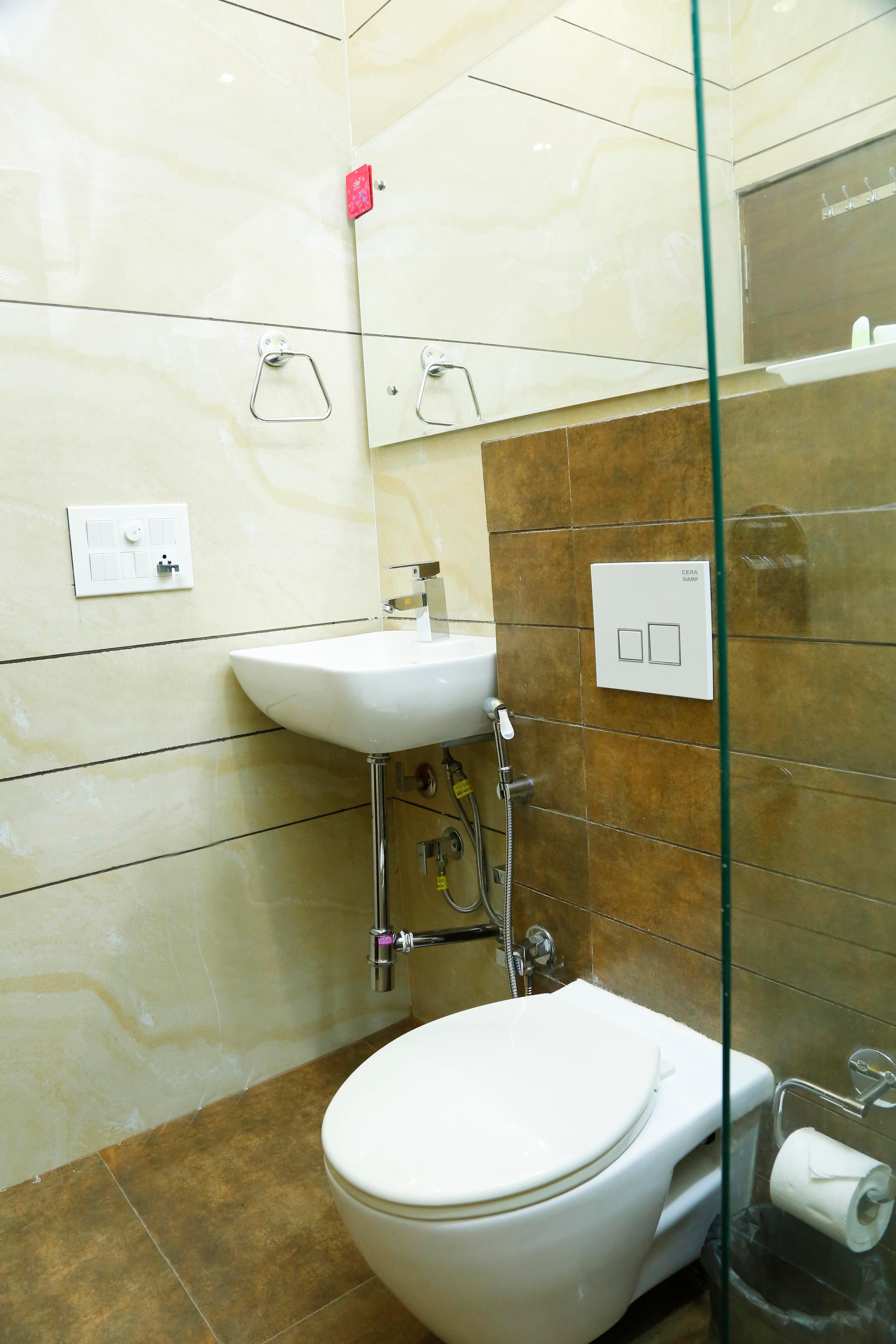 Hotel Bahl Regency - Tap to explore photos