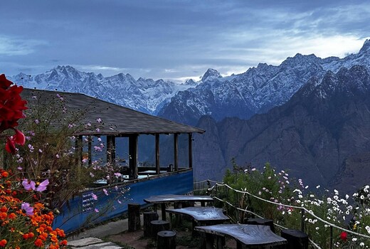 Blue Poppy Resort Auli - Near Auli Chairlift