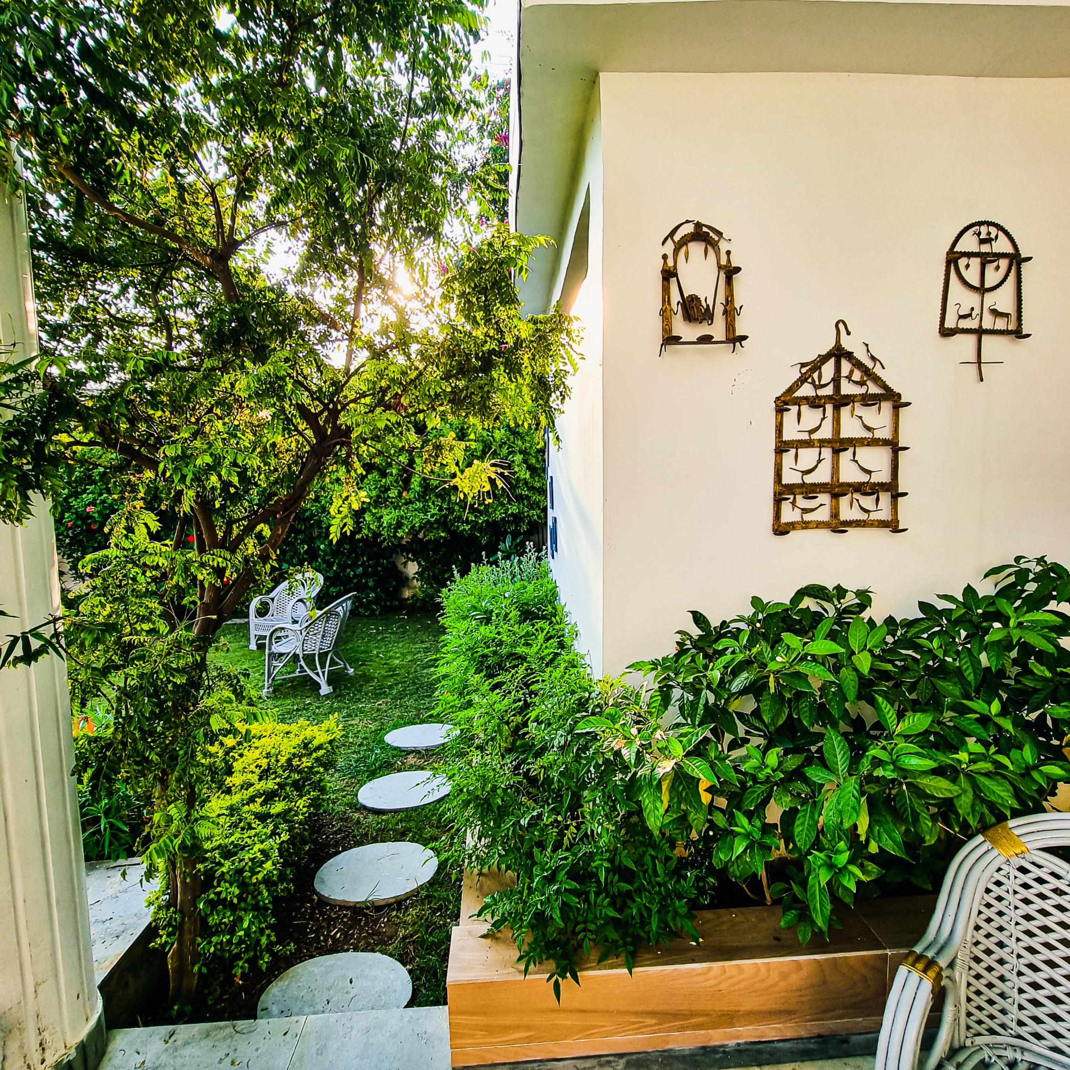 GIOVANNI SUITES | Rooms & Wi-Fi - Tap to explore photos