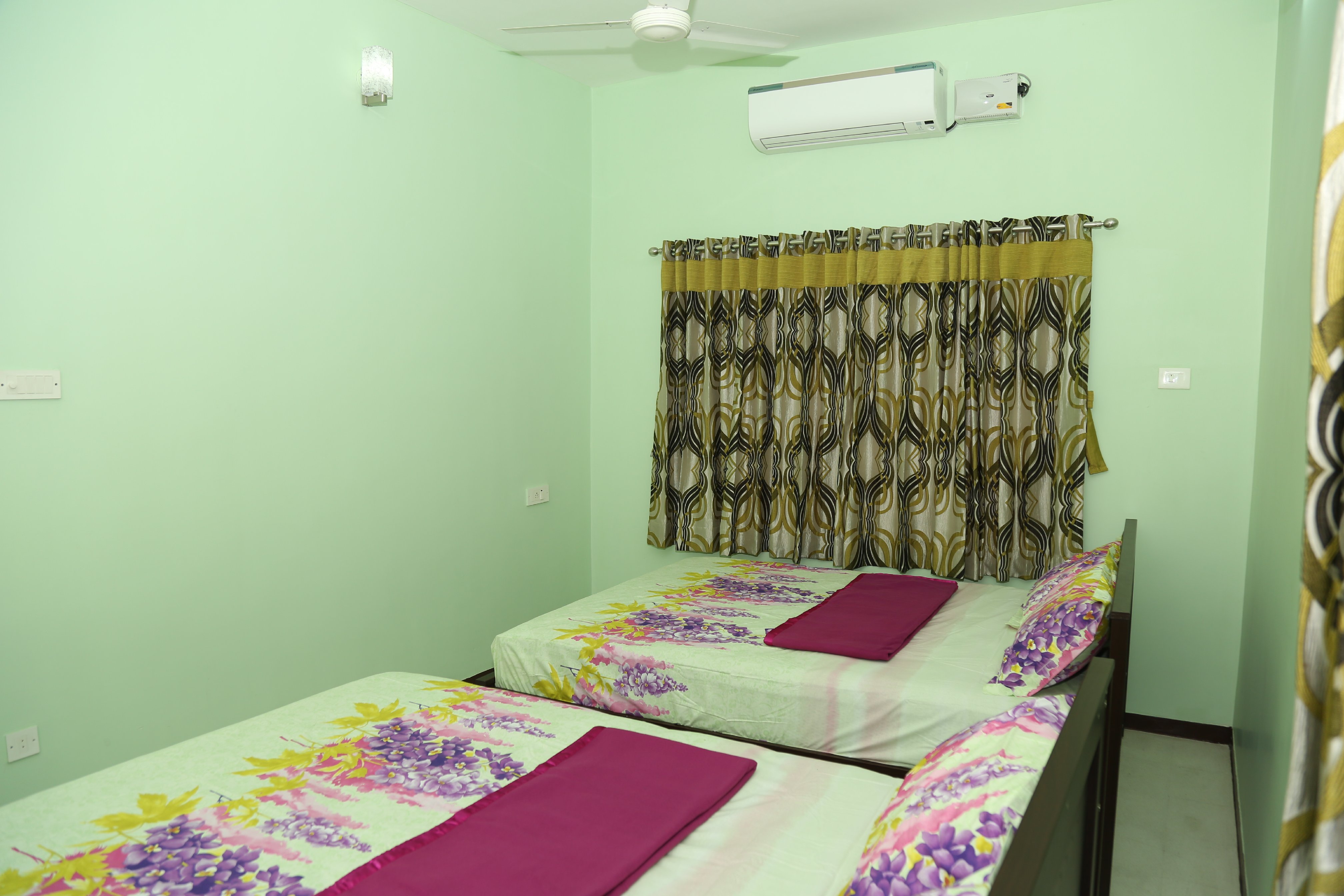 PERIYANAAYAKI AMMAN VILLA Room Type - STANDARD AC ROOM
