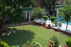 Corbett Paradiso Resort & Hotel