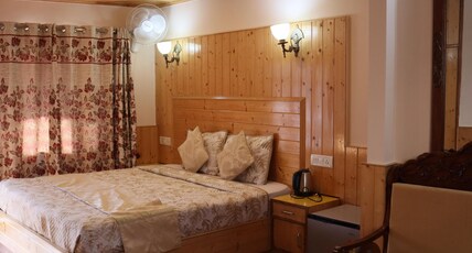 Apple House | Rooms & Kitchen Room Type - Triple Bedroom with Balcony