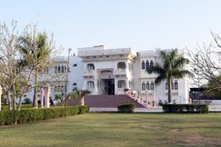 Tej Mahal Palace Bandikui