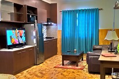 Kevin's Bear Shola Residency