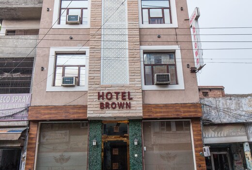 Hotel Brown