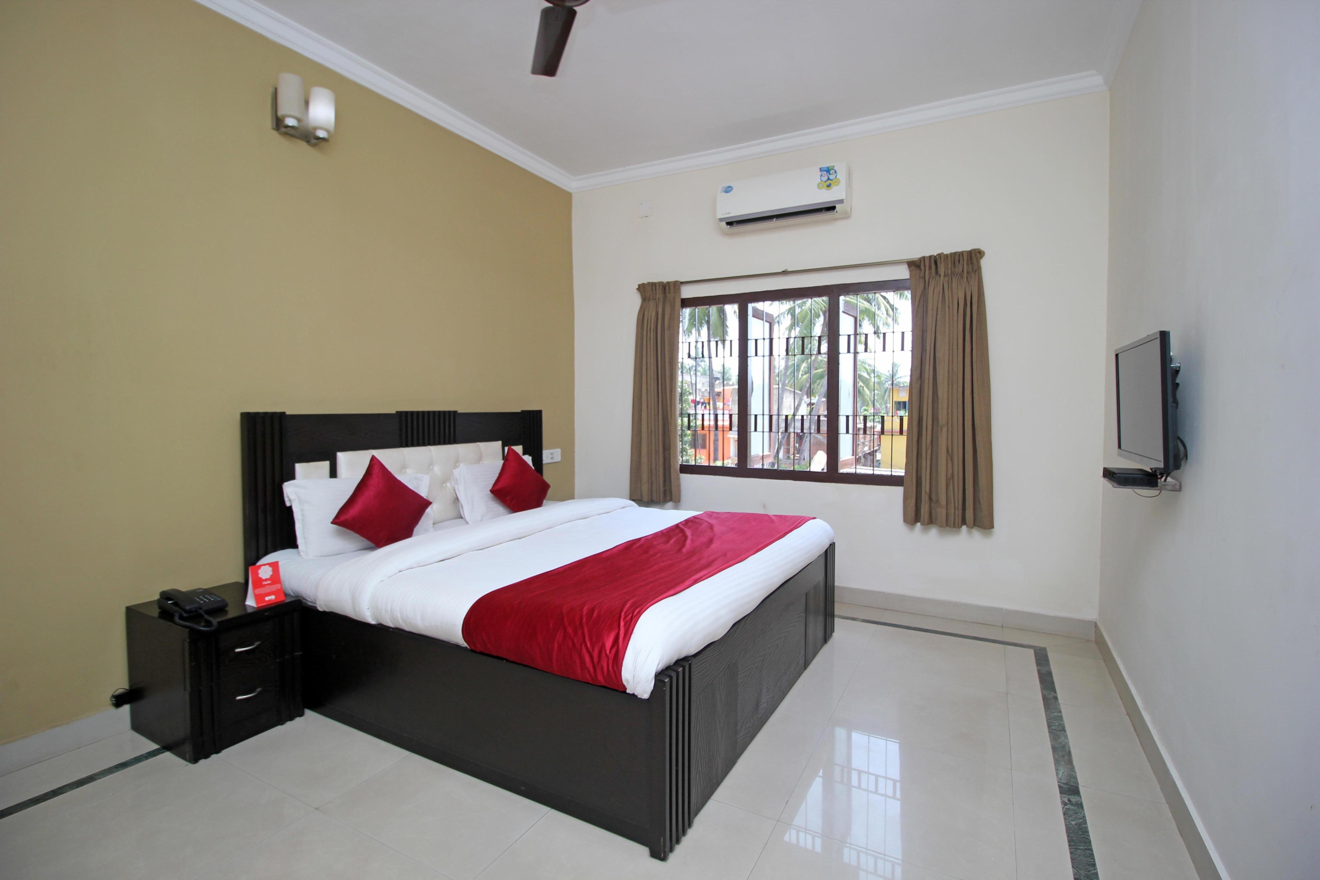 Super Hotel O Sai Leela - Tap to explore photos