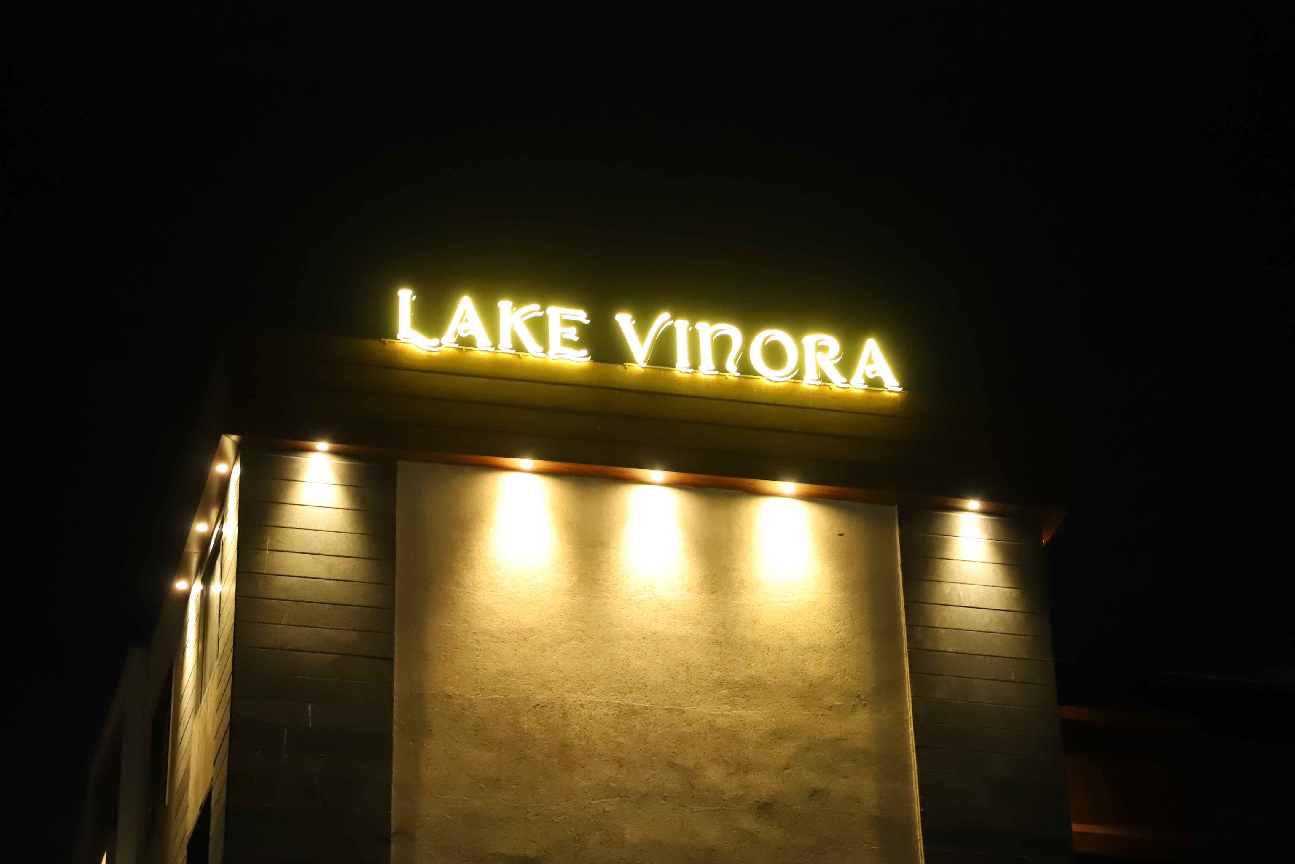Lake Vinora - Tap to explore photos