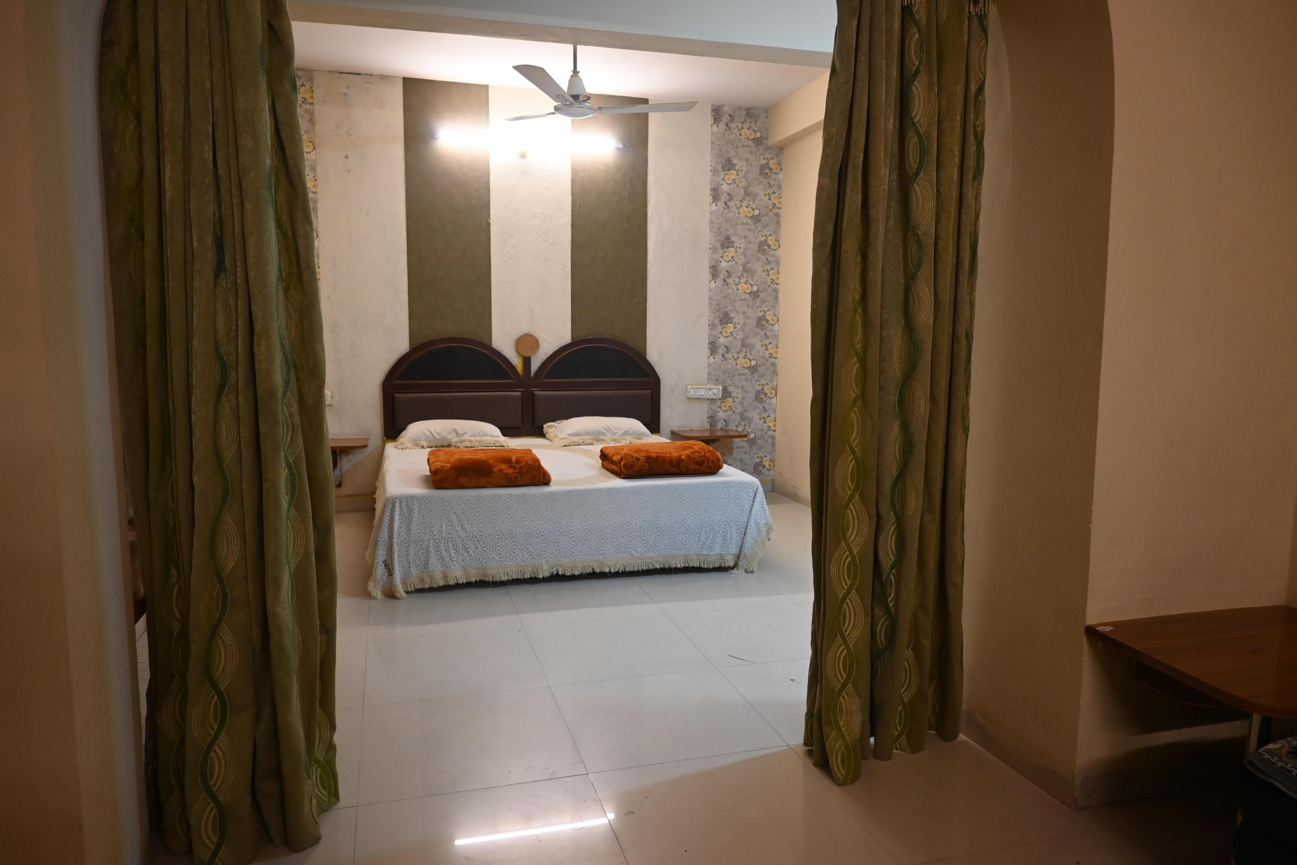 Hotel Sundram & Marriage Resort Room Type - Suite Room