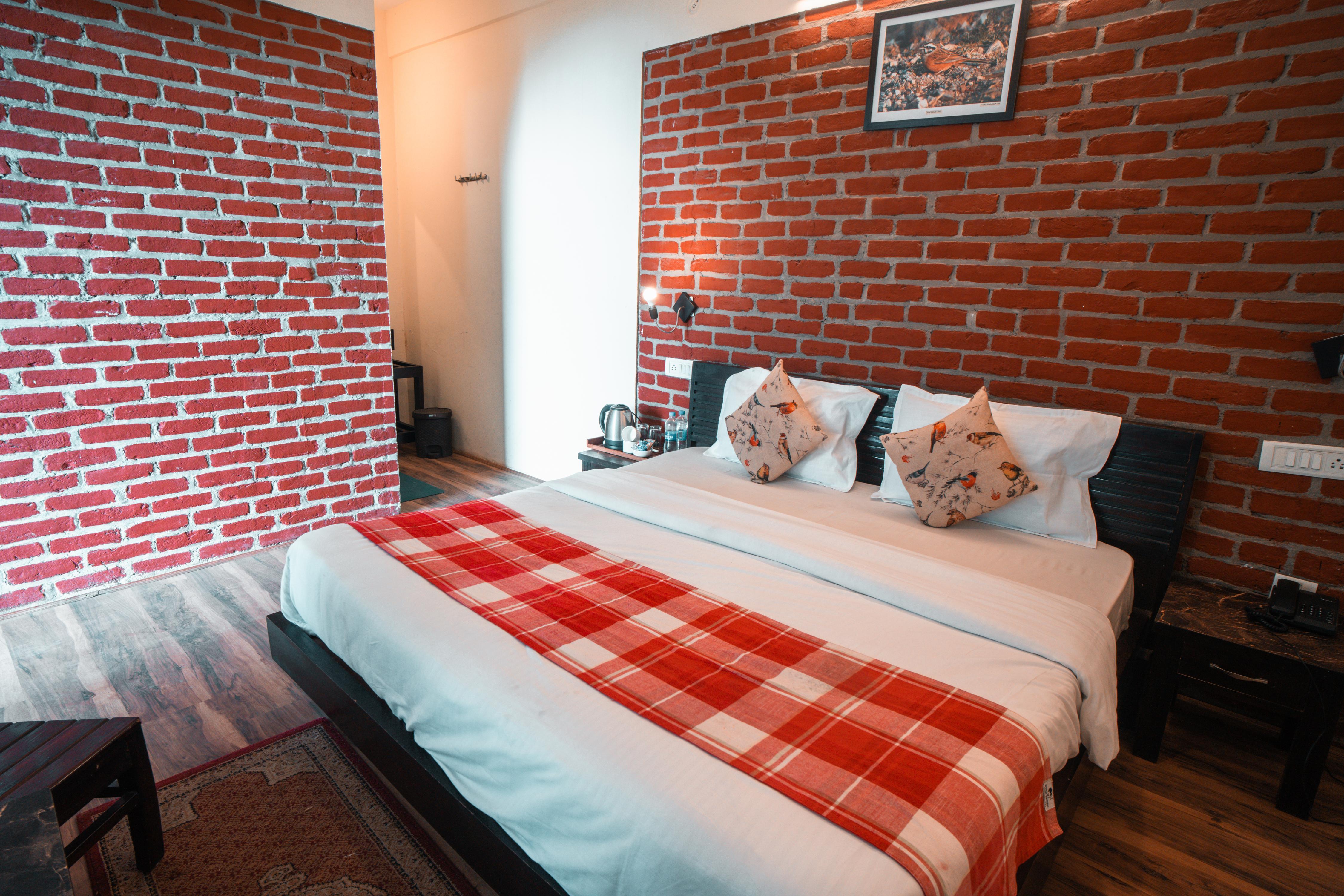 Hotel Aranya Virasat, Pangot, Nainital - Tap to explore photos