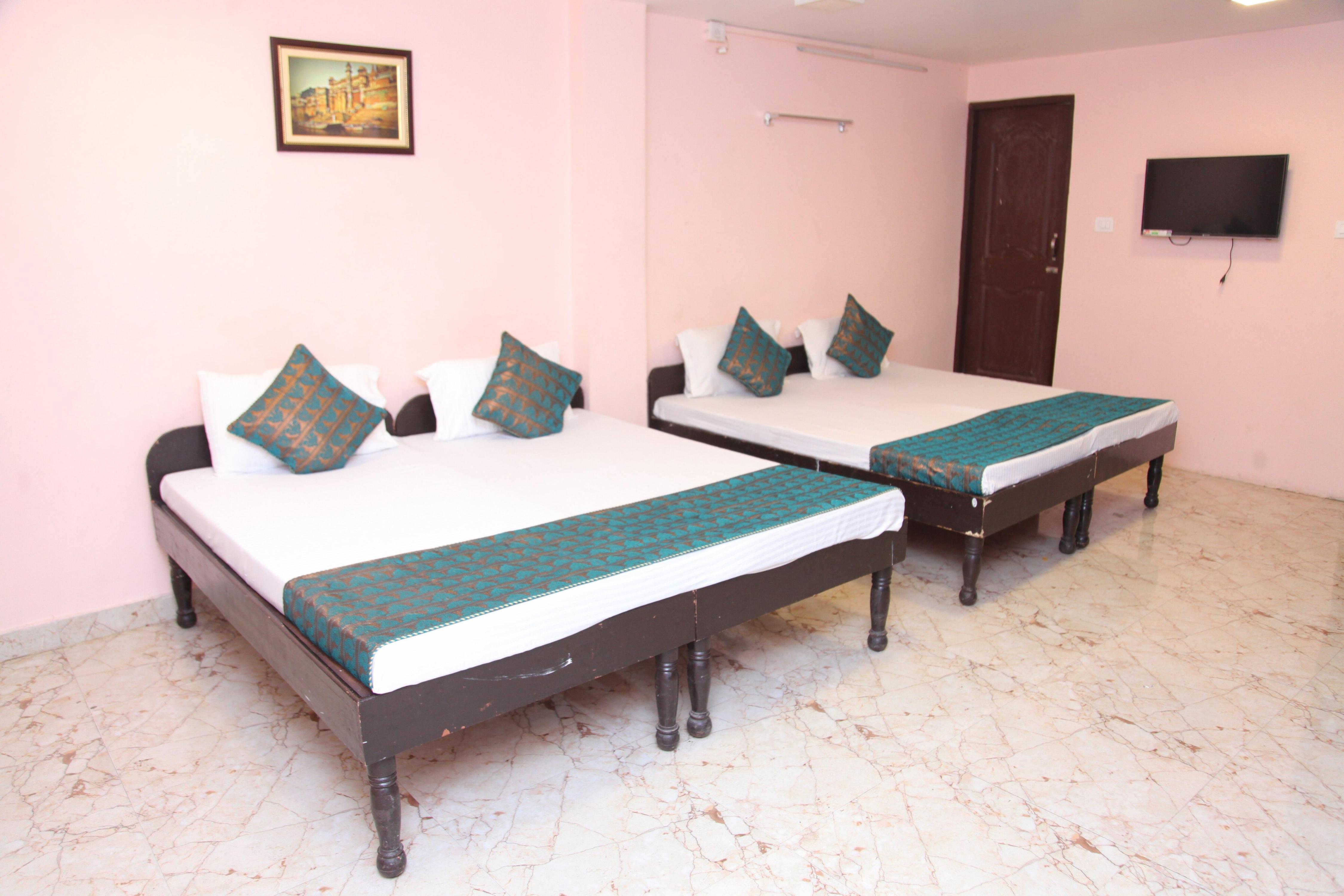 Hotel Shri Krishna Inn Room Type - Family Four Bed Room