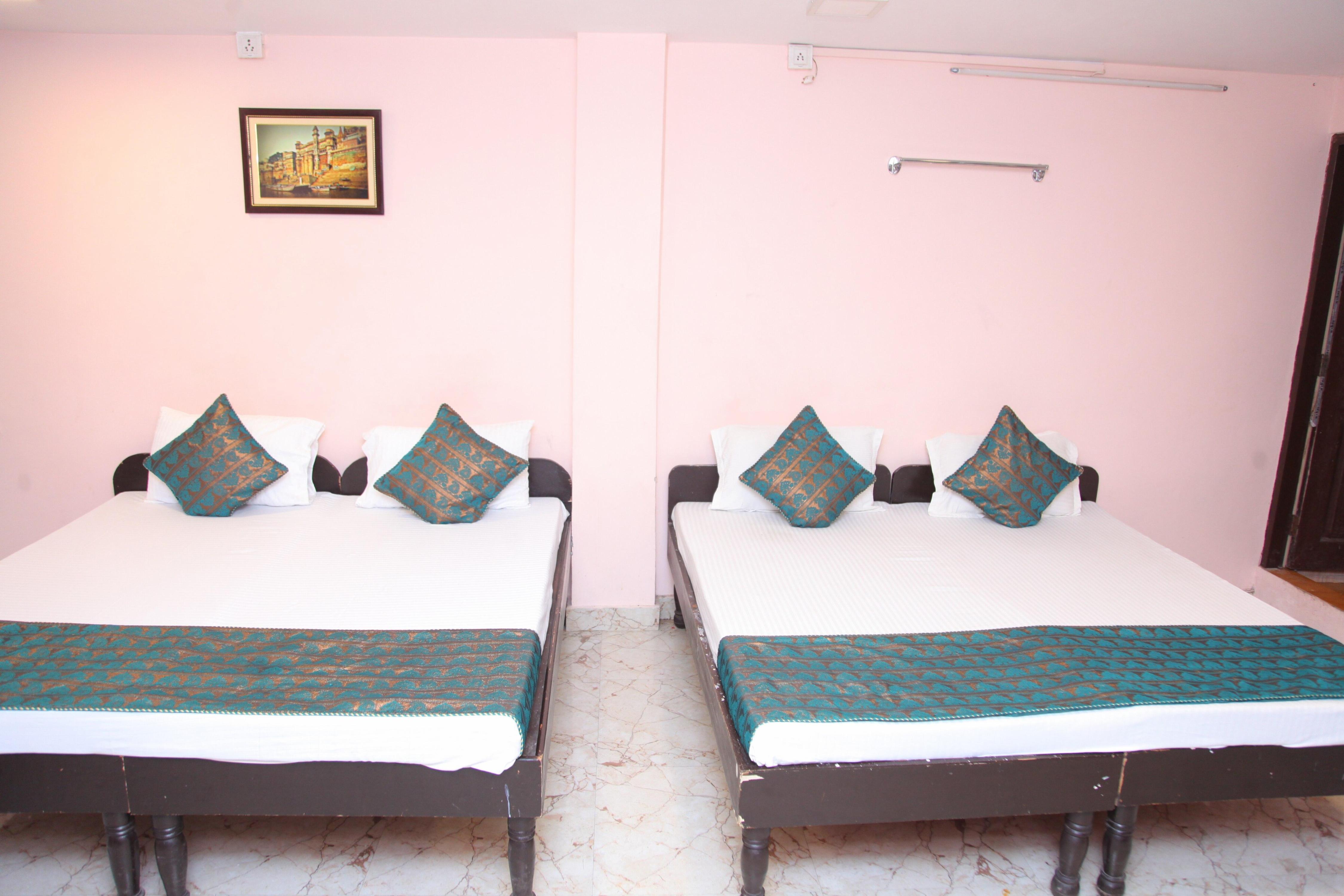 Hotel Shri Krishna Inn - Tap to explore photos