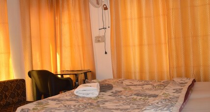 Raja Guest House, Pahalgam Room Type - Double Room- Heating Electric Blanket