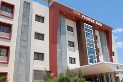 Hotel Pushpak Park