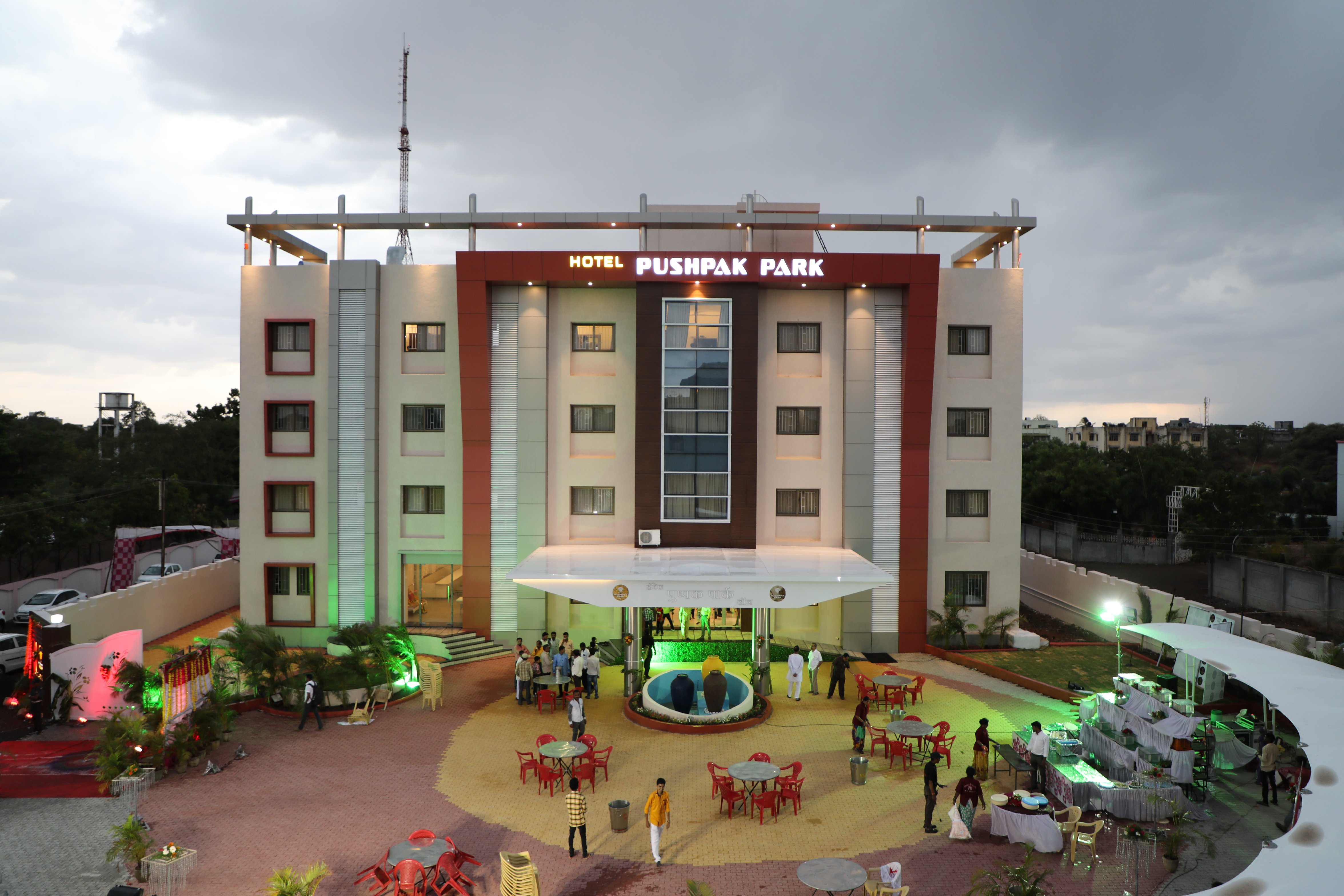 Hotel Pushpak Park - Tap to explore photos