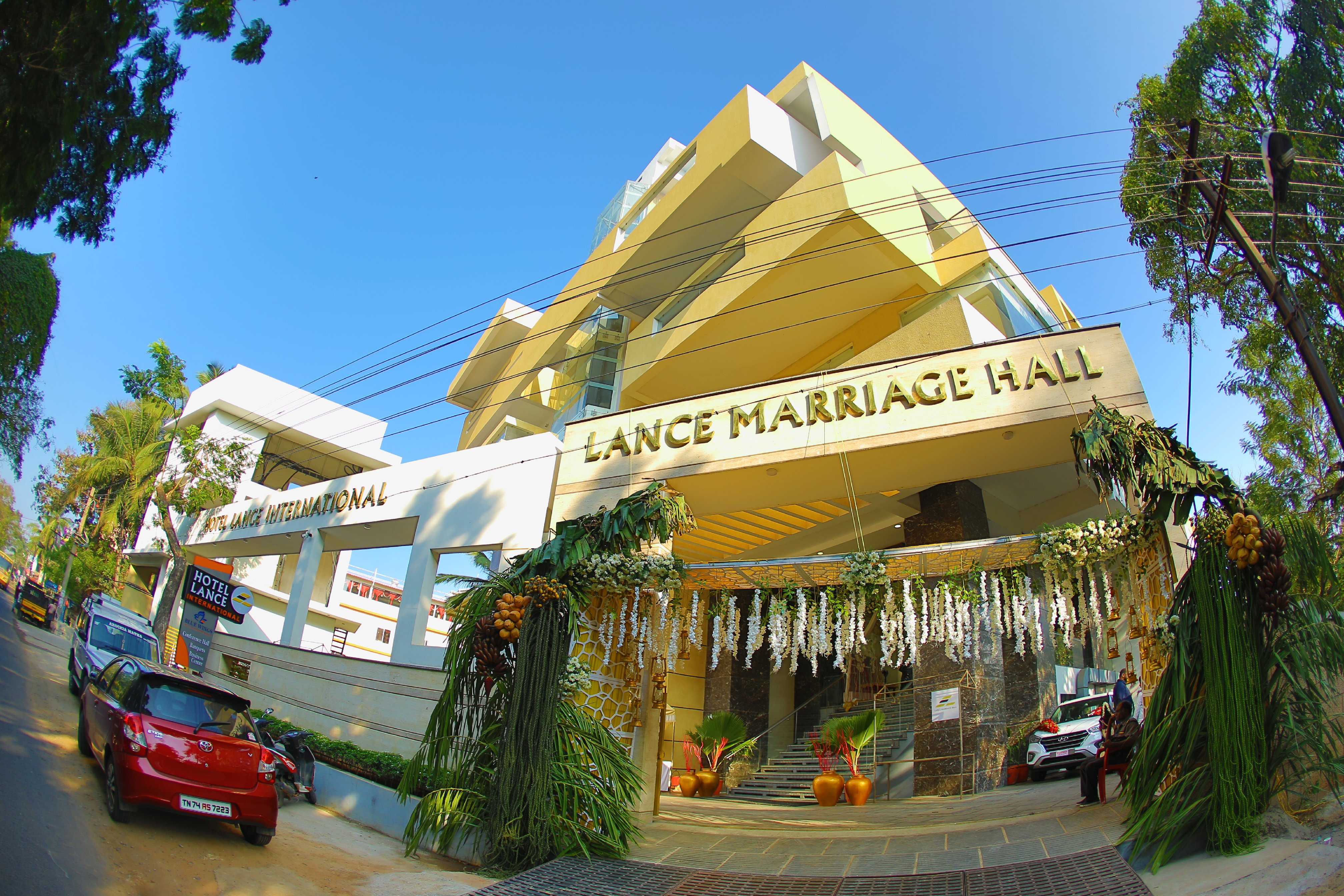 Hotel Lance International - Tap to explore photos