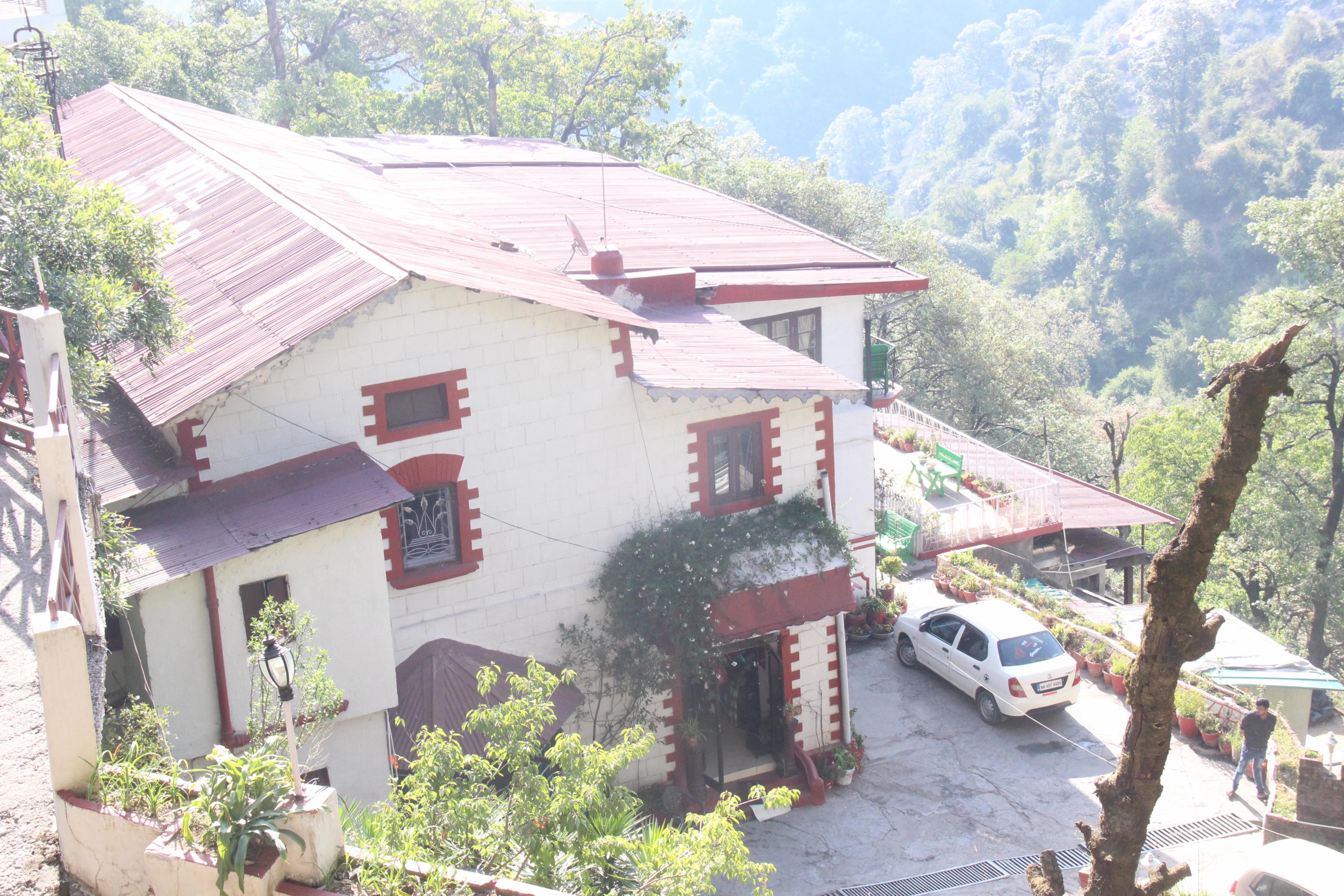 Hotel Shalimar - Tap to explore photos