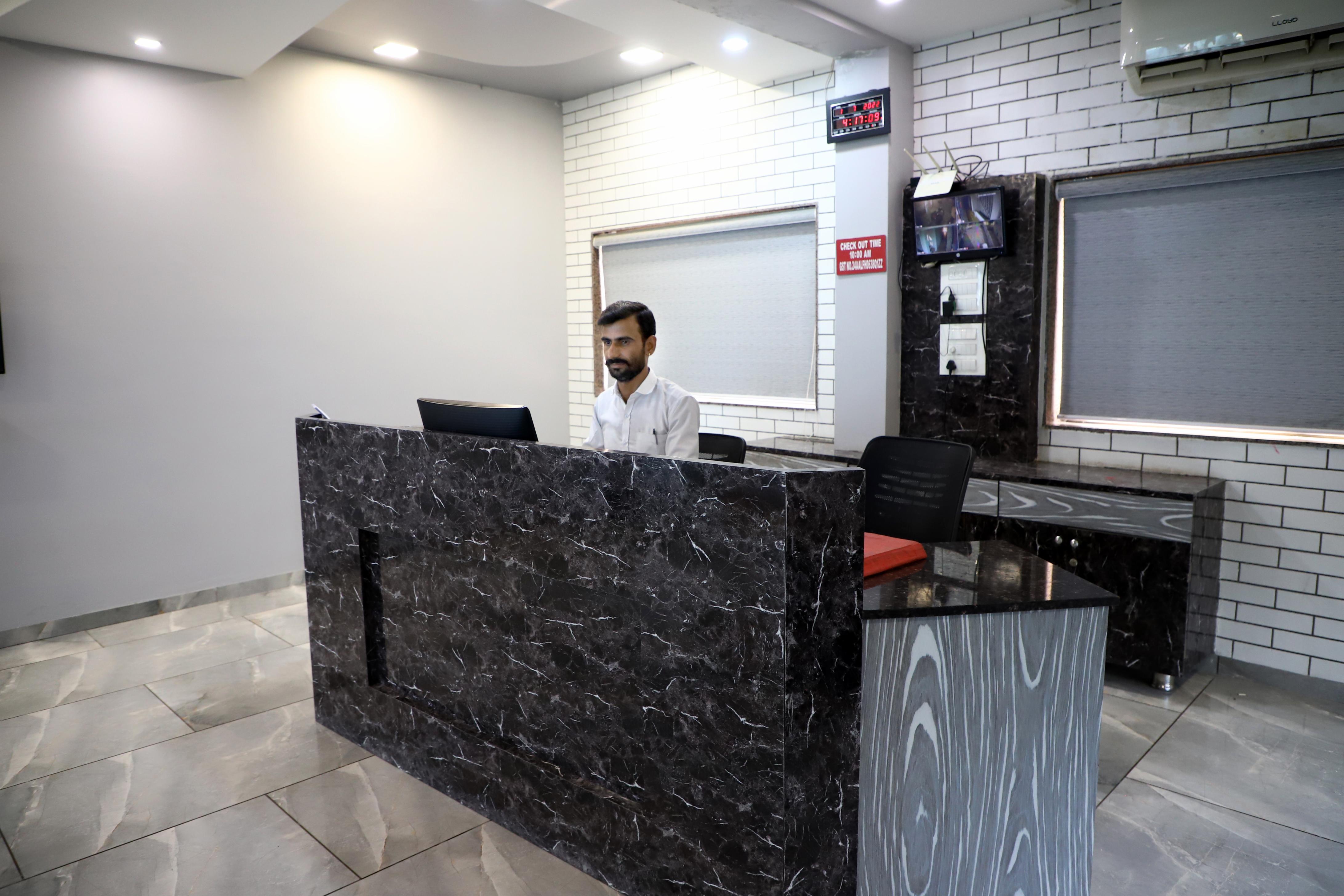 Hotel The Gulmohar Inn - Tap to explore photos