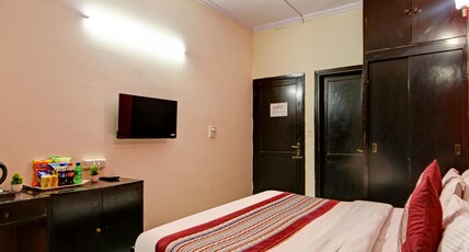 Hotel City Homes Near Nizamuddin Railway Station Room Type - Superior Rooms with Private Balcony Hotel City Homes Near Nizamuddin Railway Station Room Type - Superior Rooms with Private Balcony