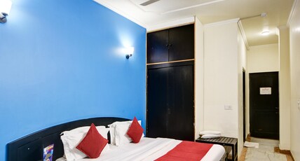 Hotel City Homes Near Nizamuddin Railway Station Room Type - Deluxe Room with City View Hotel City Homes Near Nizamuddin Railway Station Room Type - Deluxe Room with City View