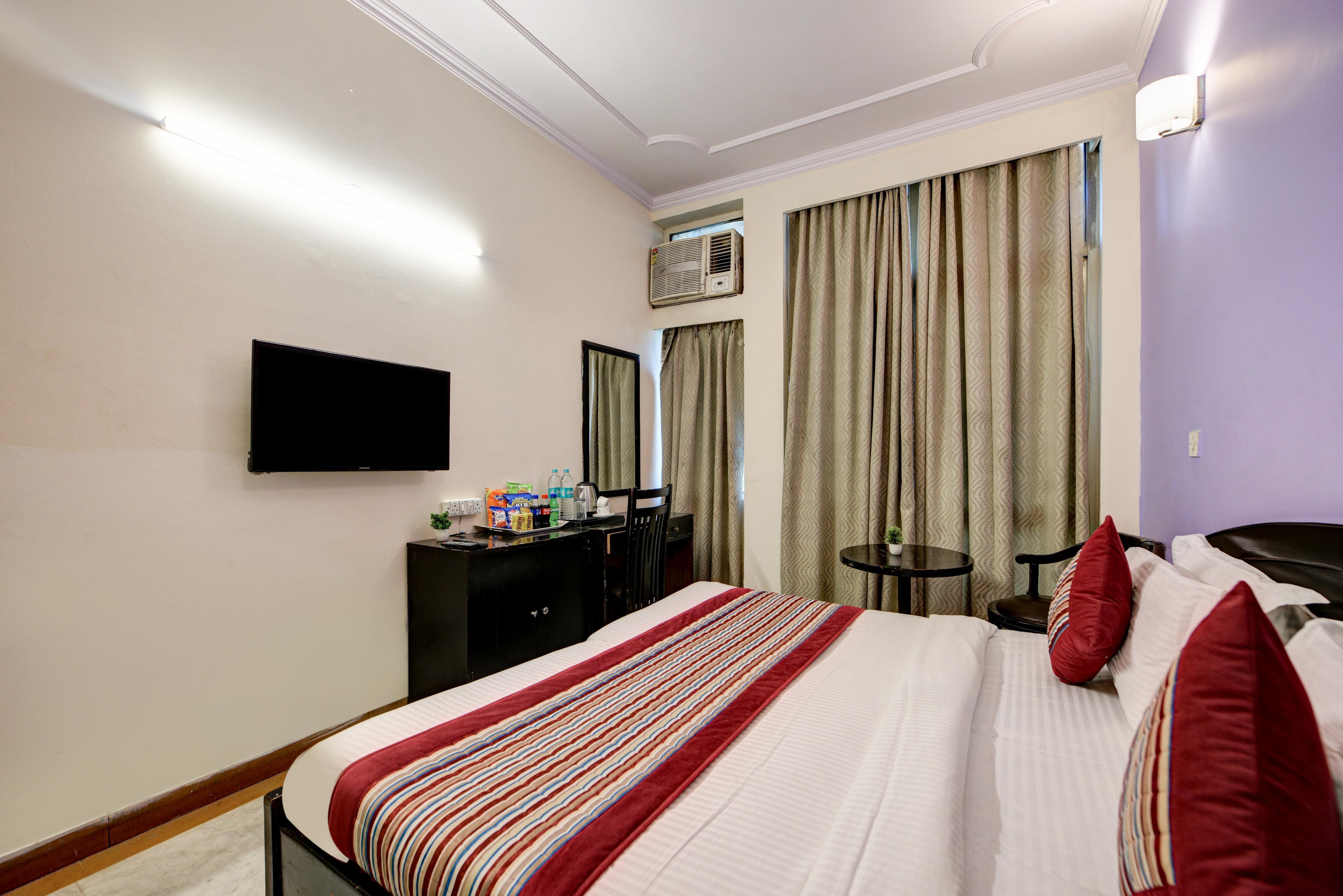 Hotel City Homes Near Nizamuddin Railway Station - Tap to explore photos