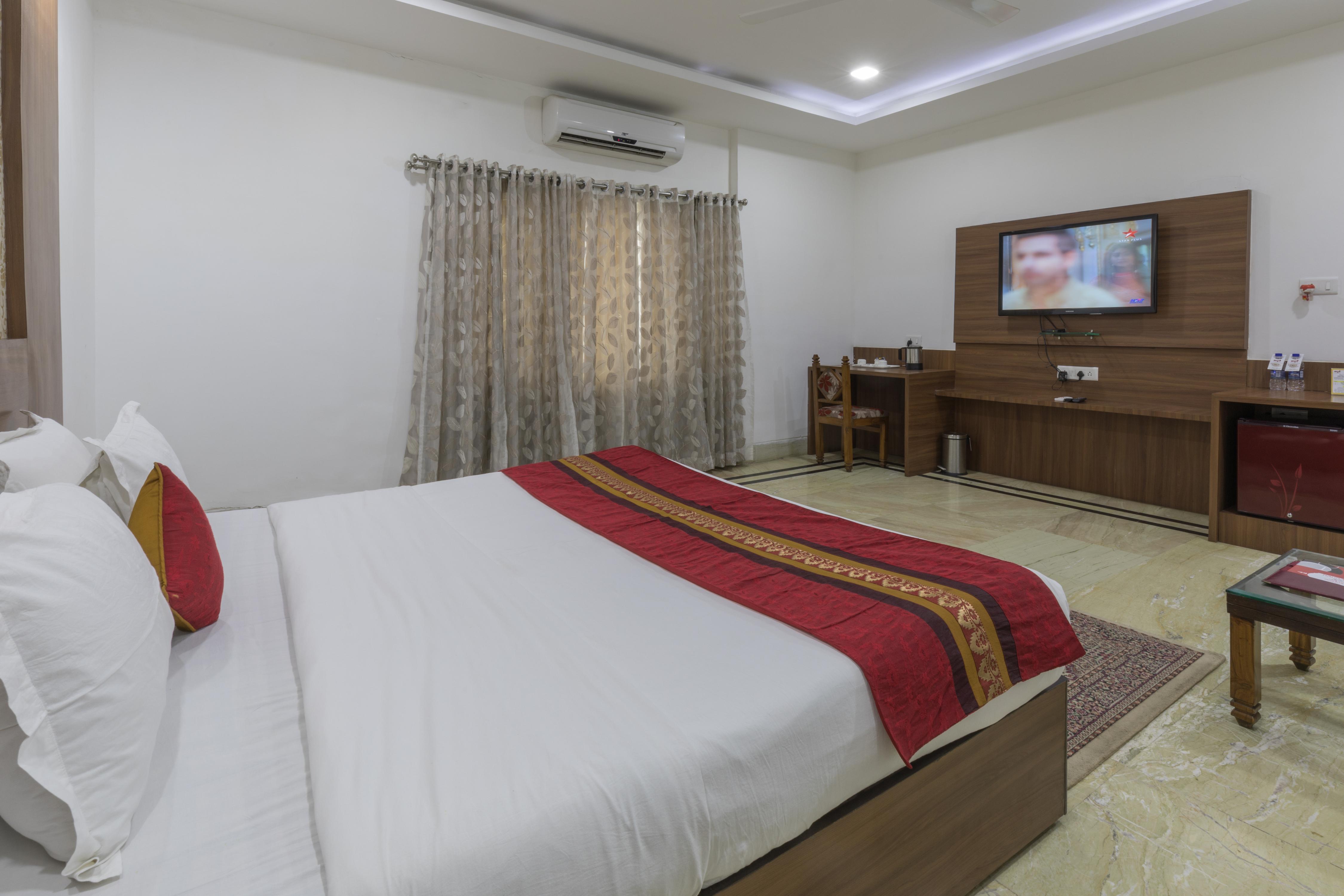 MPT Shipra Residency, Ujjain (2 KMs from Shri Mahakaleshwar Jyotirlinga) Room Type - Deluxe Room