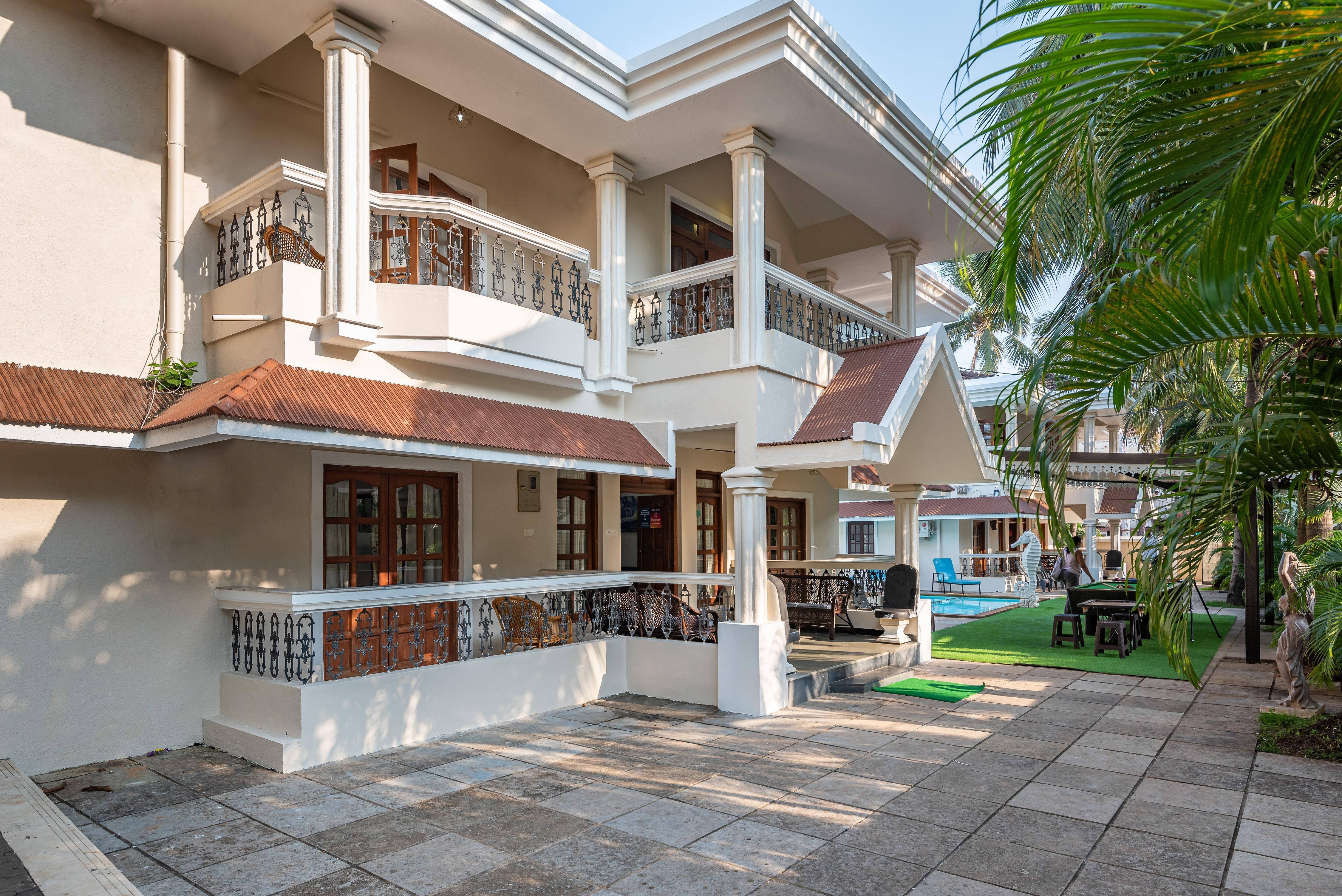 Villa Calangute  Phase 2 - Beachside 6BHK Villa, 2 min walk to Beach