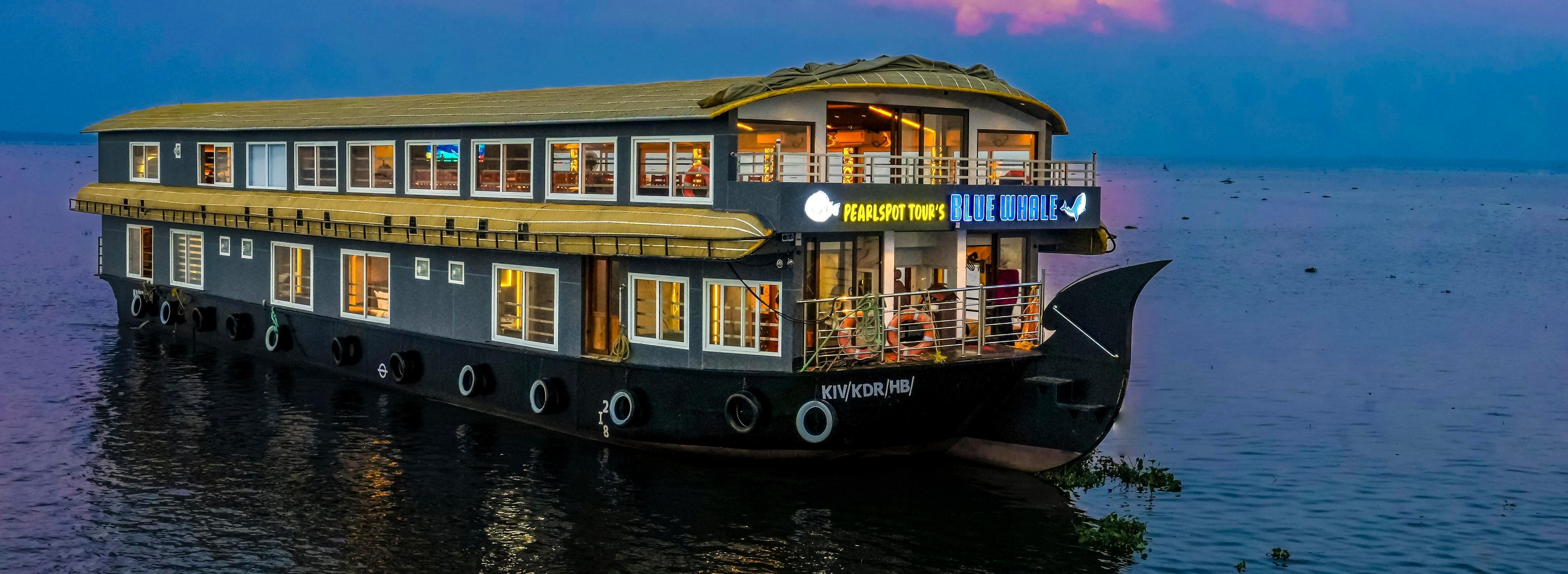 Pearl Spot Houseboat