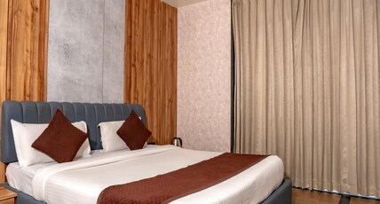 Hotel Sawamani and Restaurant Room Type - Deluxe Room