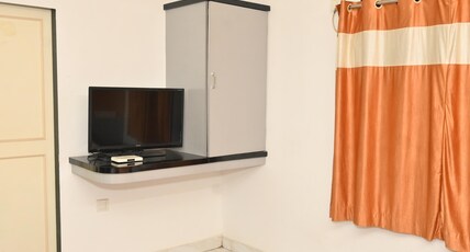Hotel Saitej Room Type - Deluxe AC Room