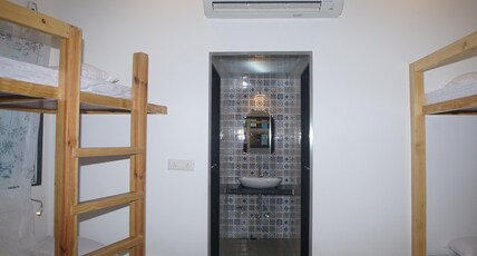 Mumbai Staytion Dorm - A Backpackers Hostel Room Type - 1 Bed in 4-Bed Mixed Dormitory Room