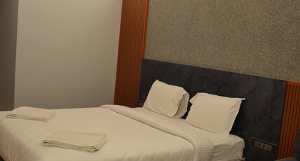 HOTEL CHRISTOS Room Type - Deluxe AC Room