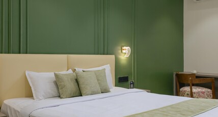 The Grand Neelam Hotel Room Type - Deluxe room