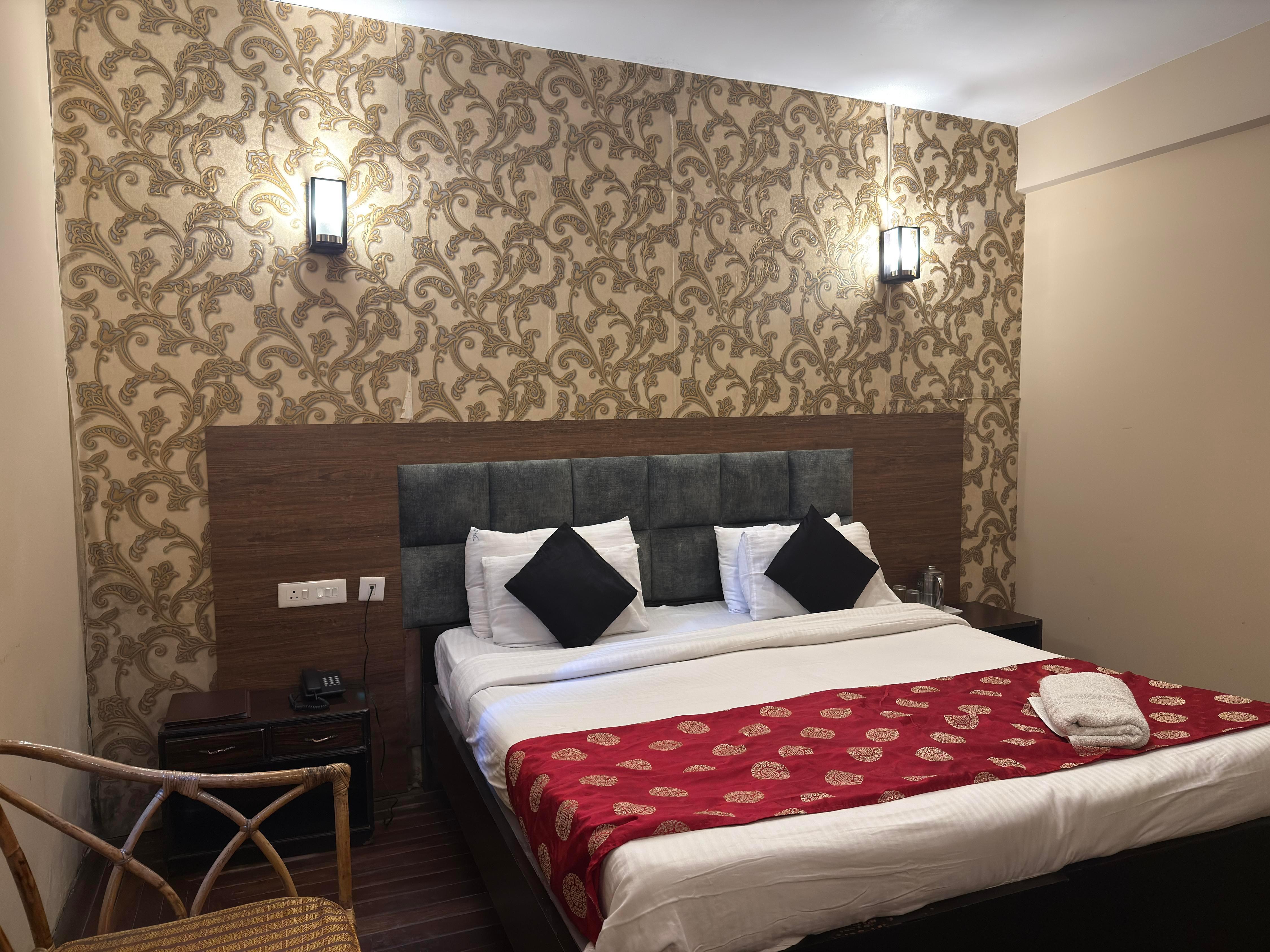 Boutique Hotel Delamere ( (2 min walk to MG Marg) - Tap to explore photos